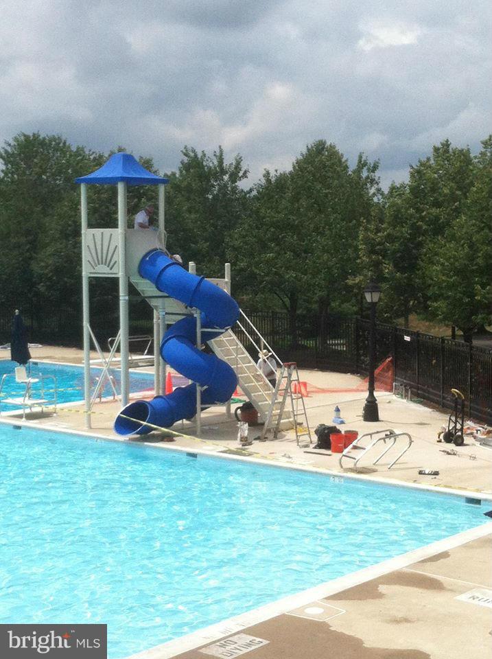 WAYSIDE VILLAGE - Residential