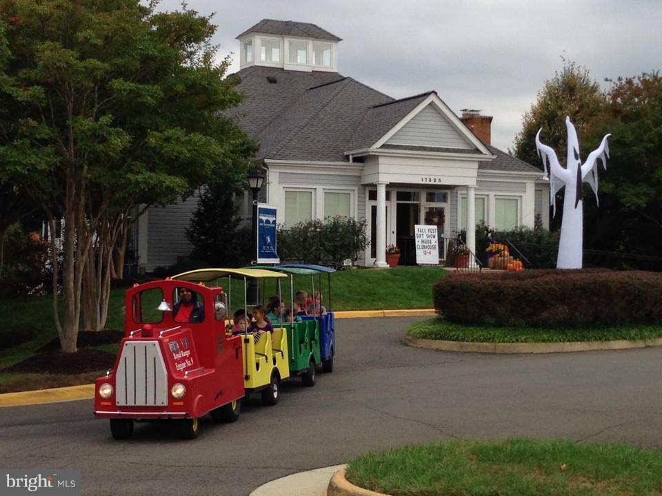 WAYSIDE VILLAGE - Residential