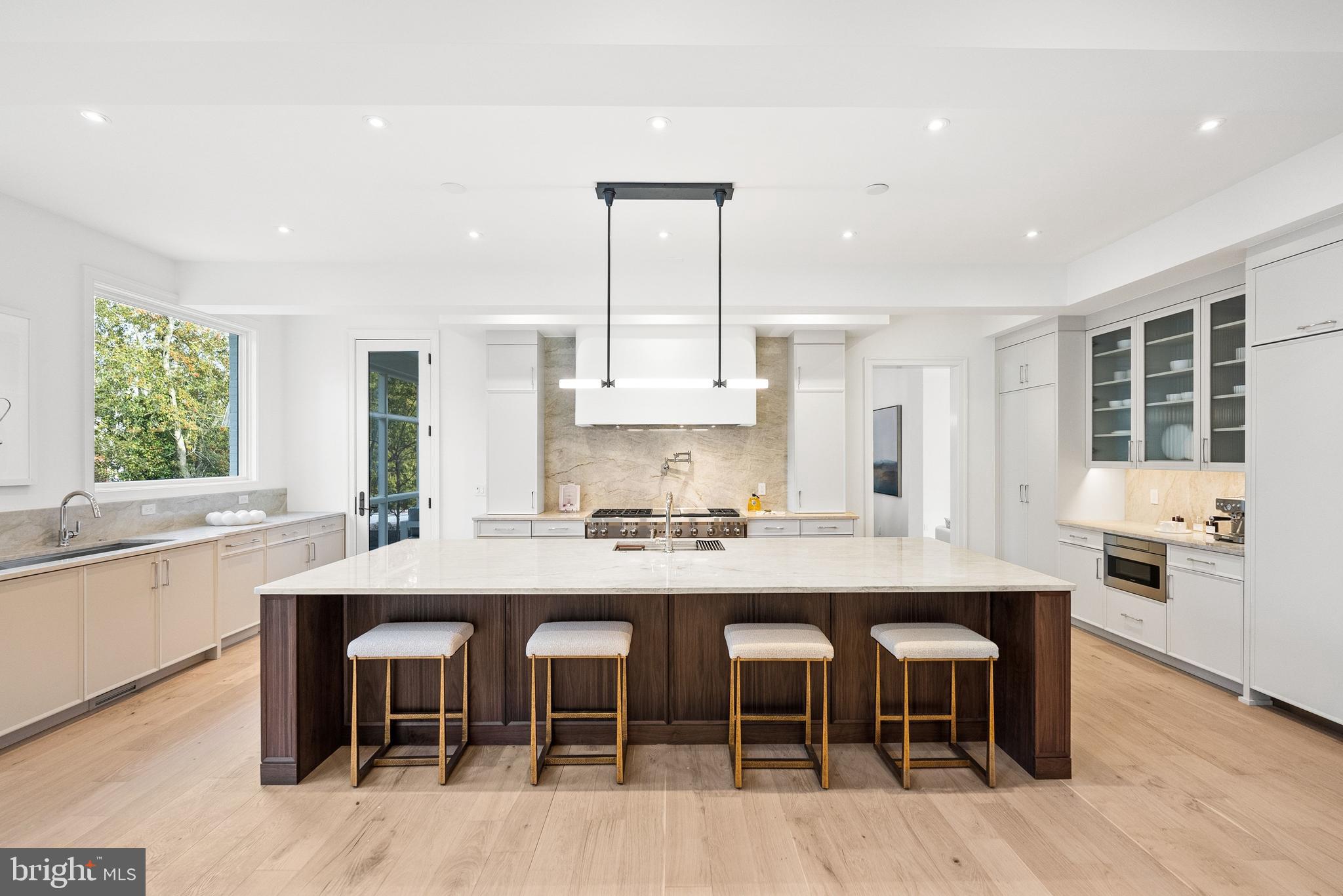 4433 CATHEDRAL AVENUE NW