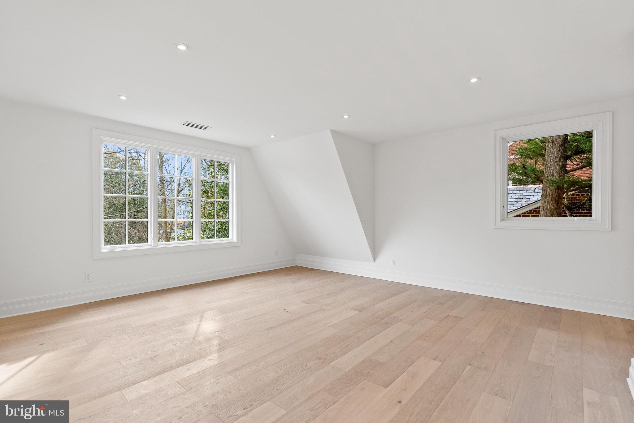 WESLEY HEIGHTS - Residential