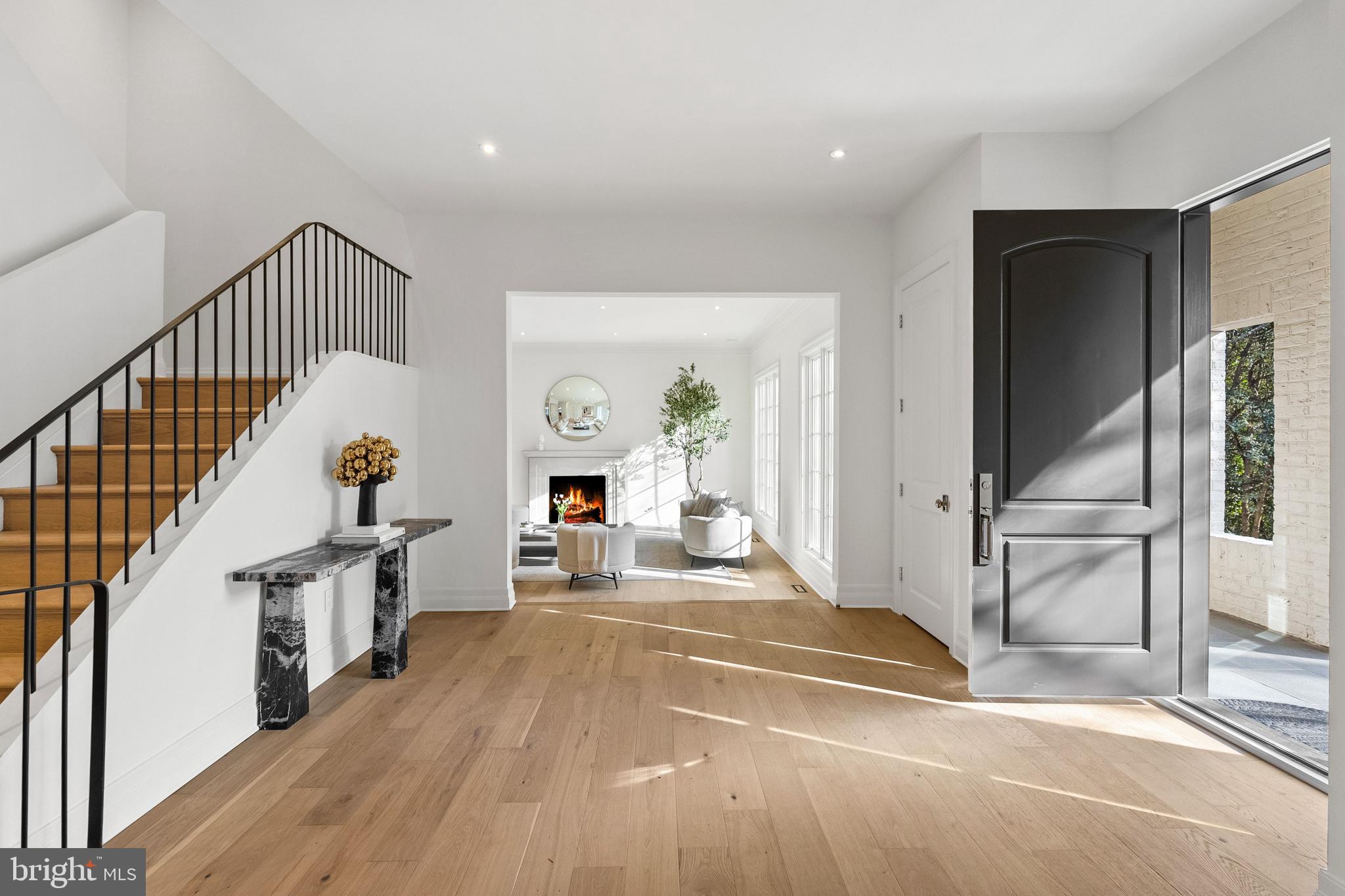 4433 CATHEDRAL AVENUE NW