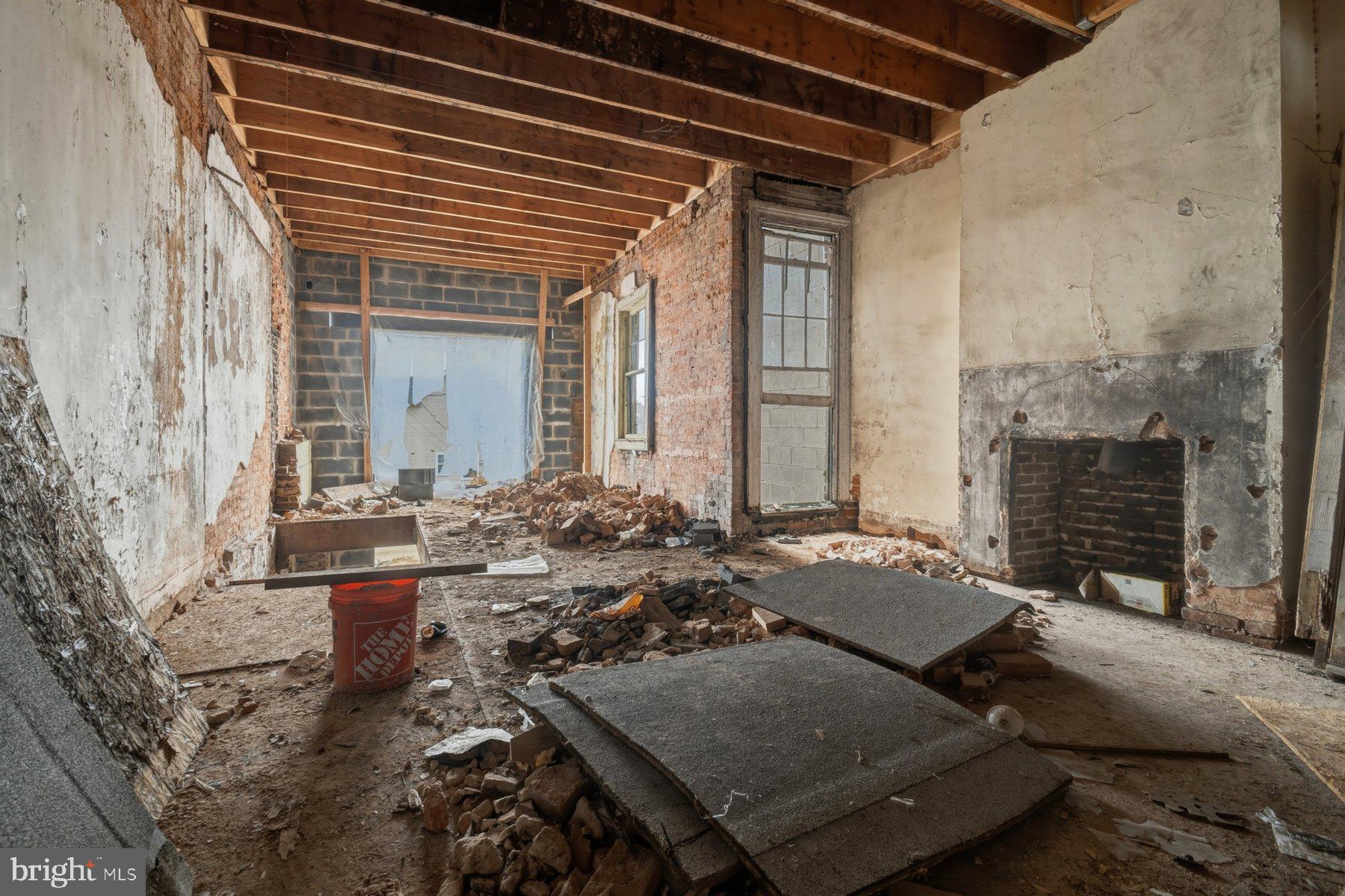 HERITAGE CROSSING - Residential