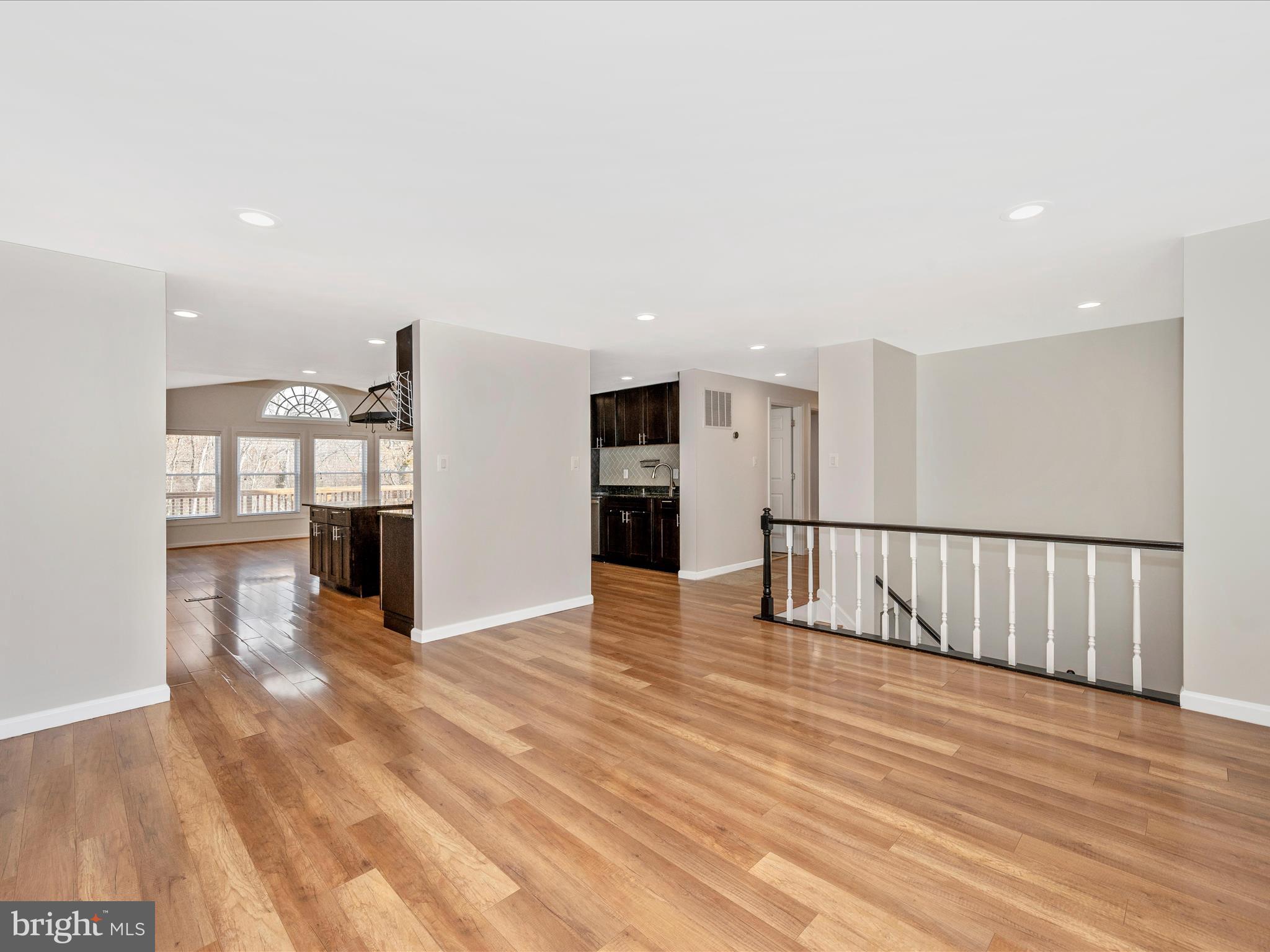 POOLESVILLE - Residential