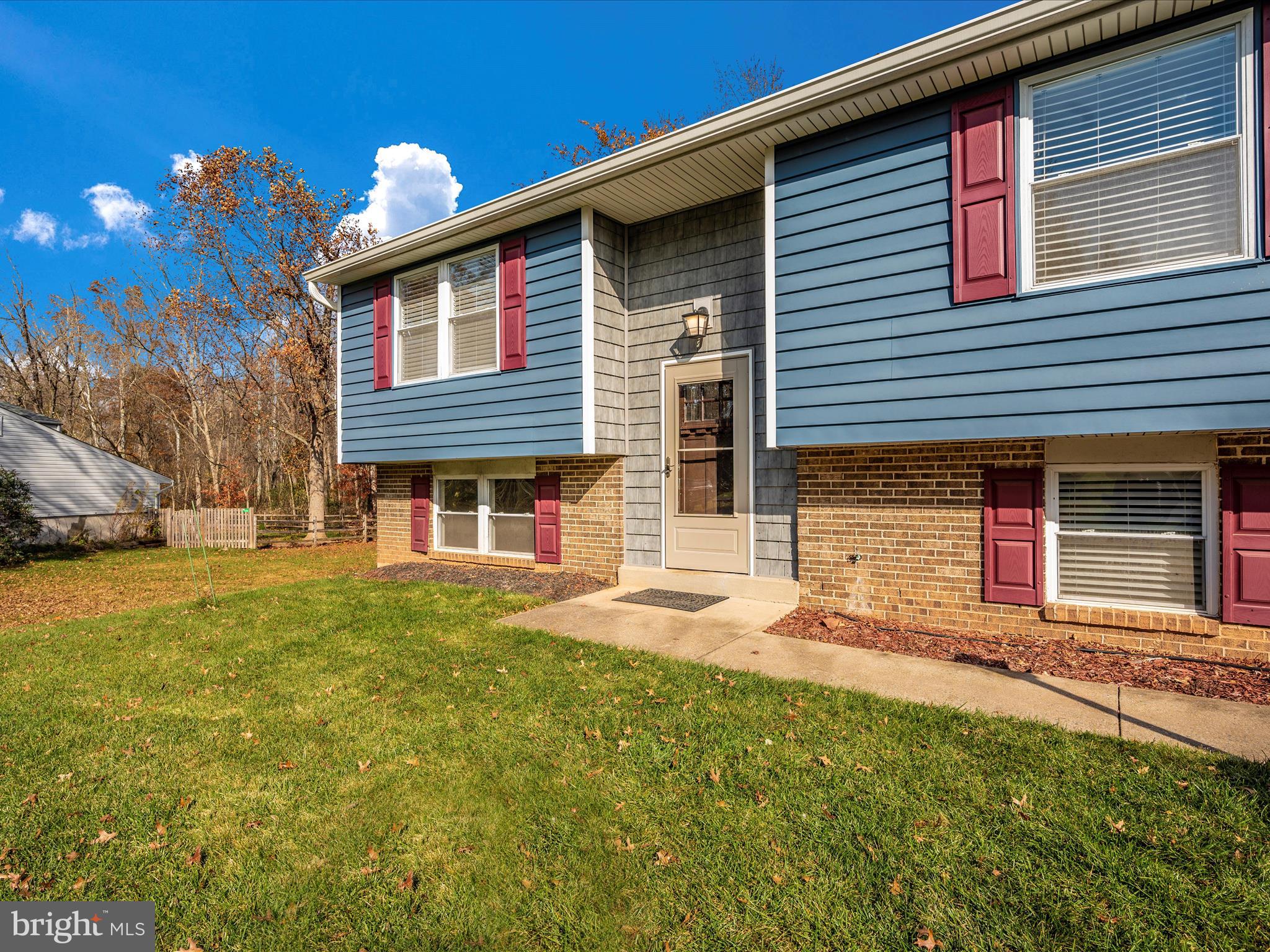 POOLESVILLE - Residential