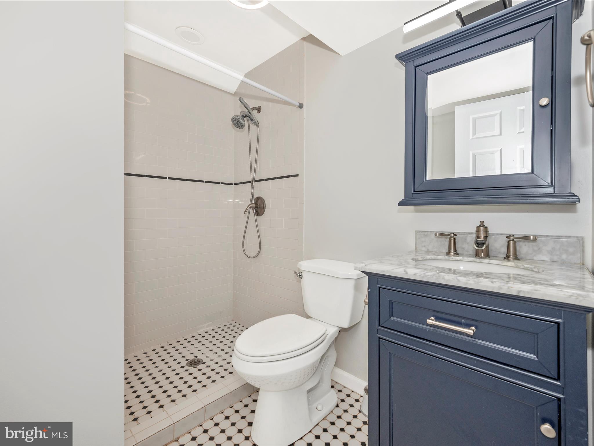 POOLESVILLE - Residential