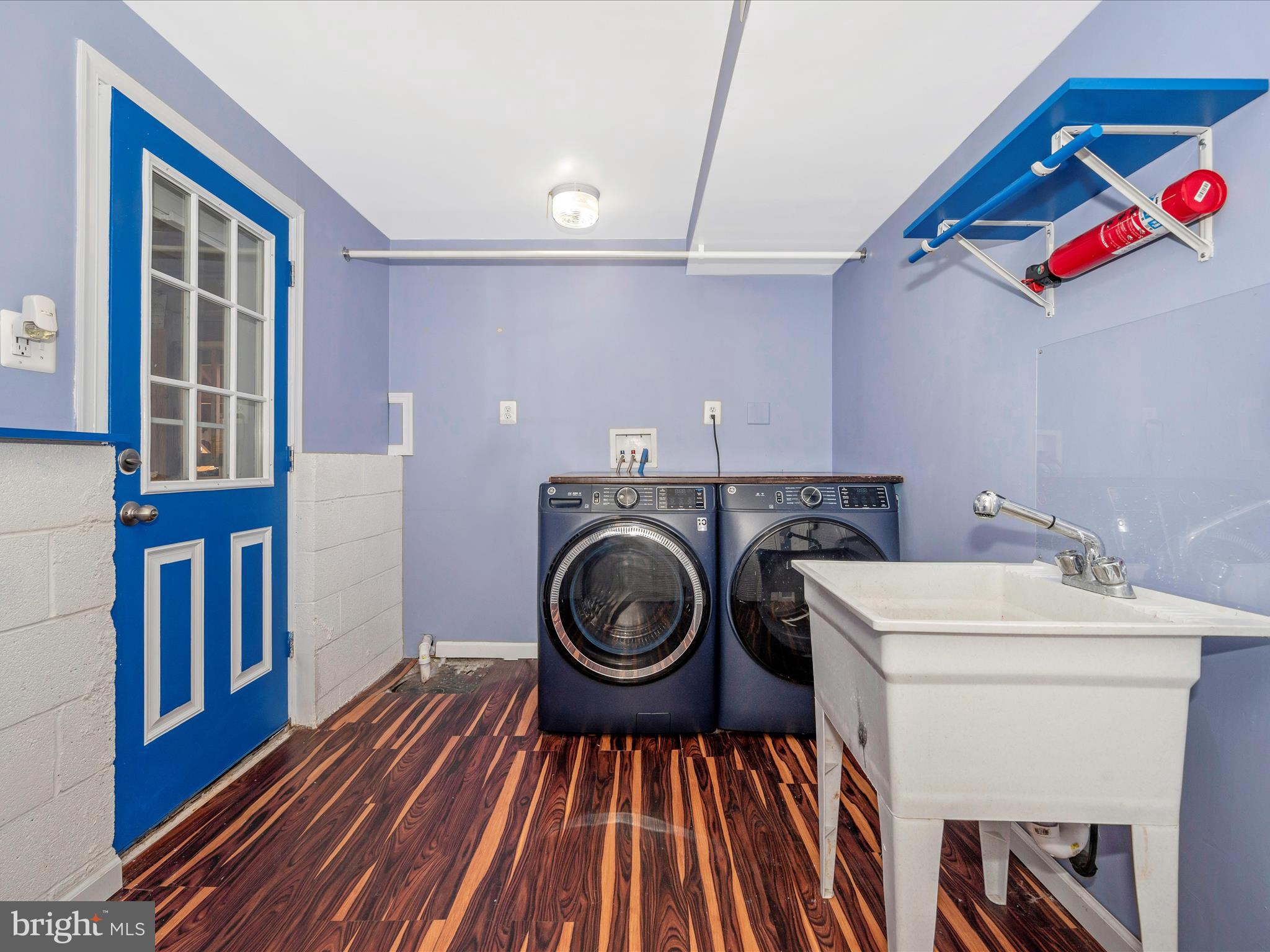 POOLESVILLE - Residential