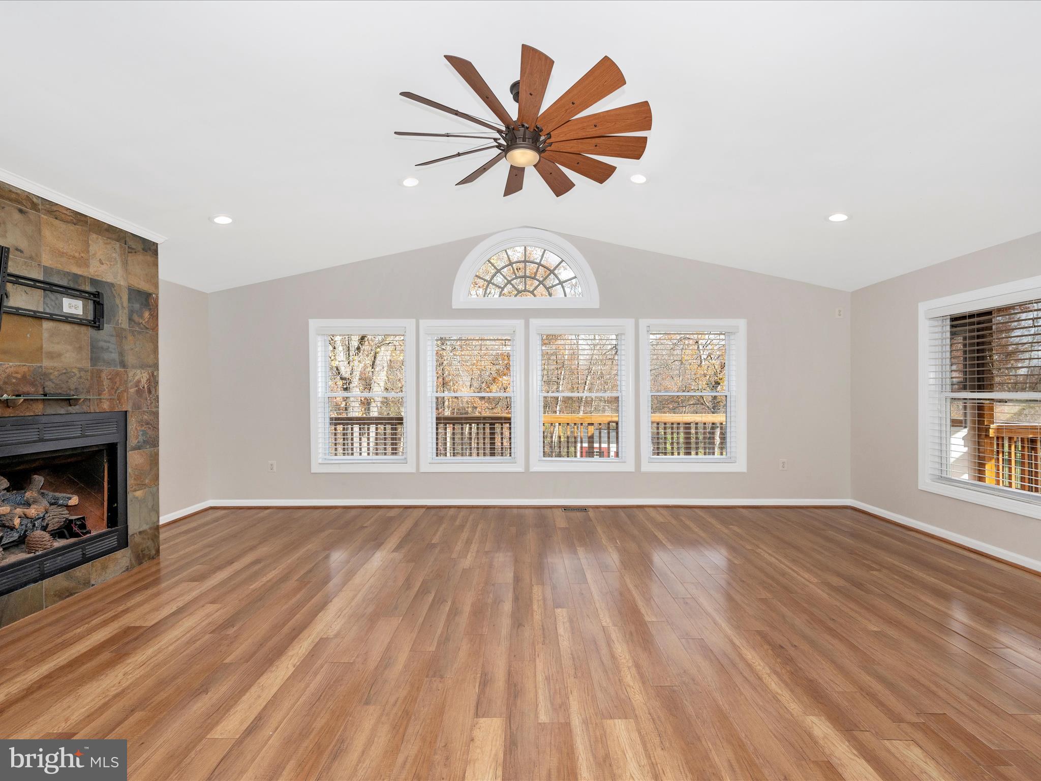 POOLESVILLE - Residential