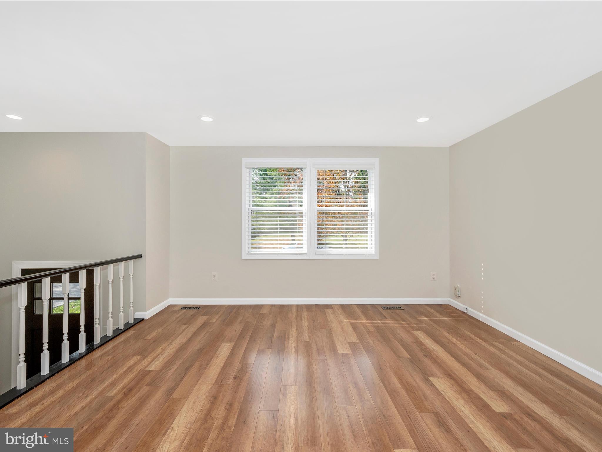 POOLESVILLE - Residential