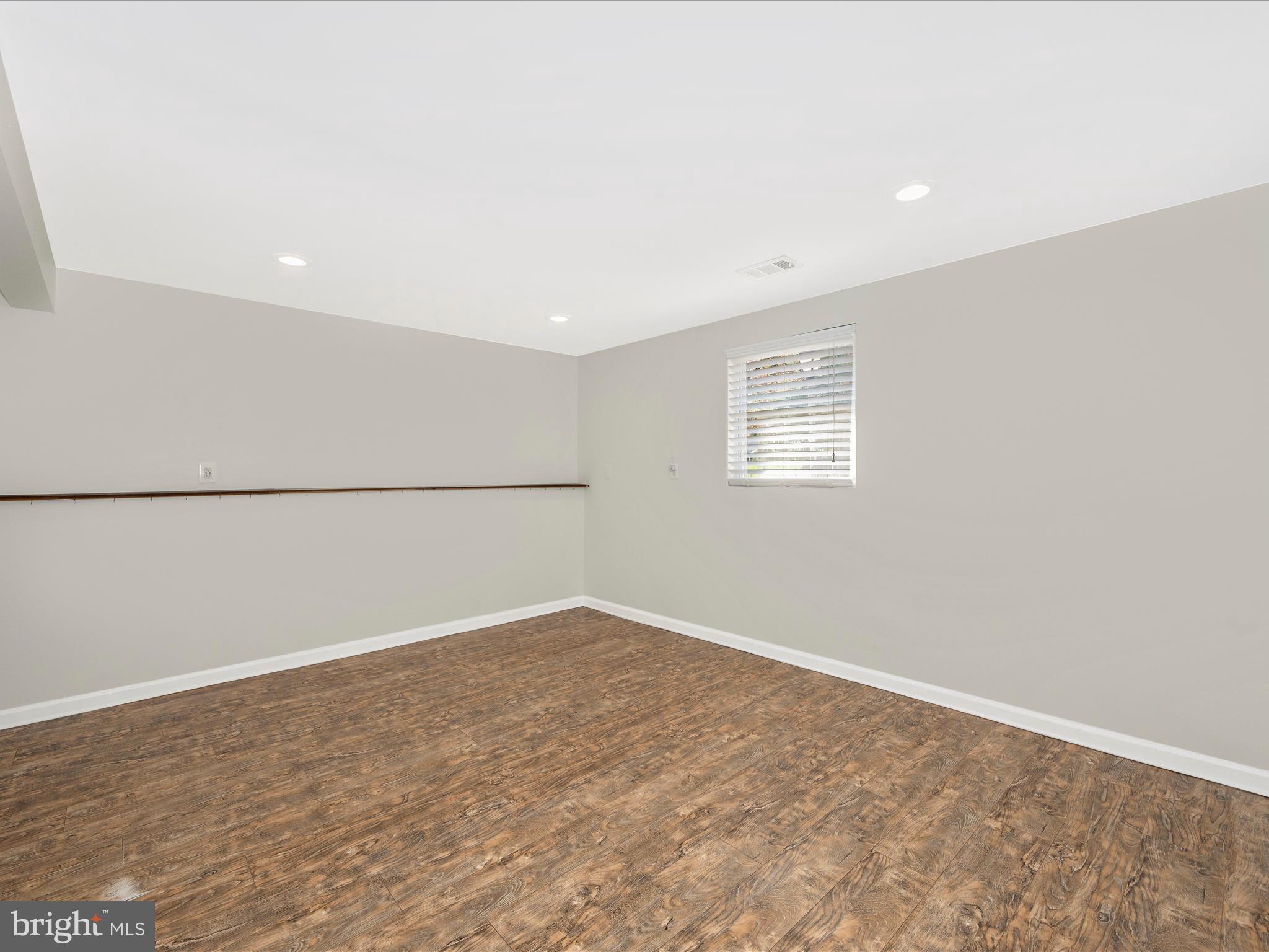 POOLESVILLE - Residential