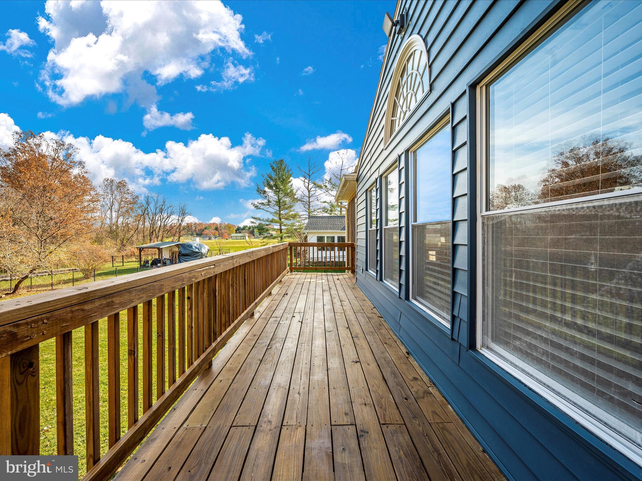 POOLESVILLE - Residential