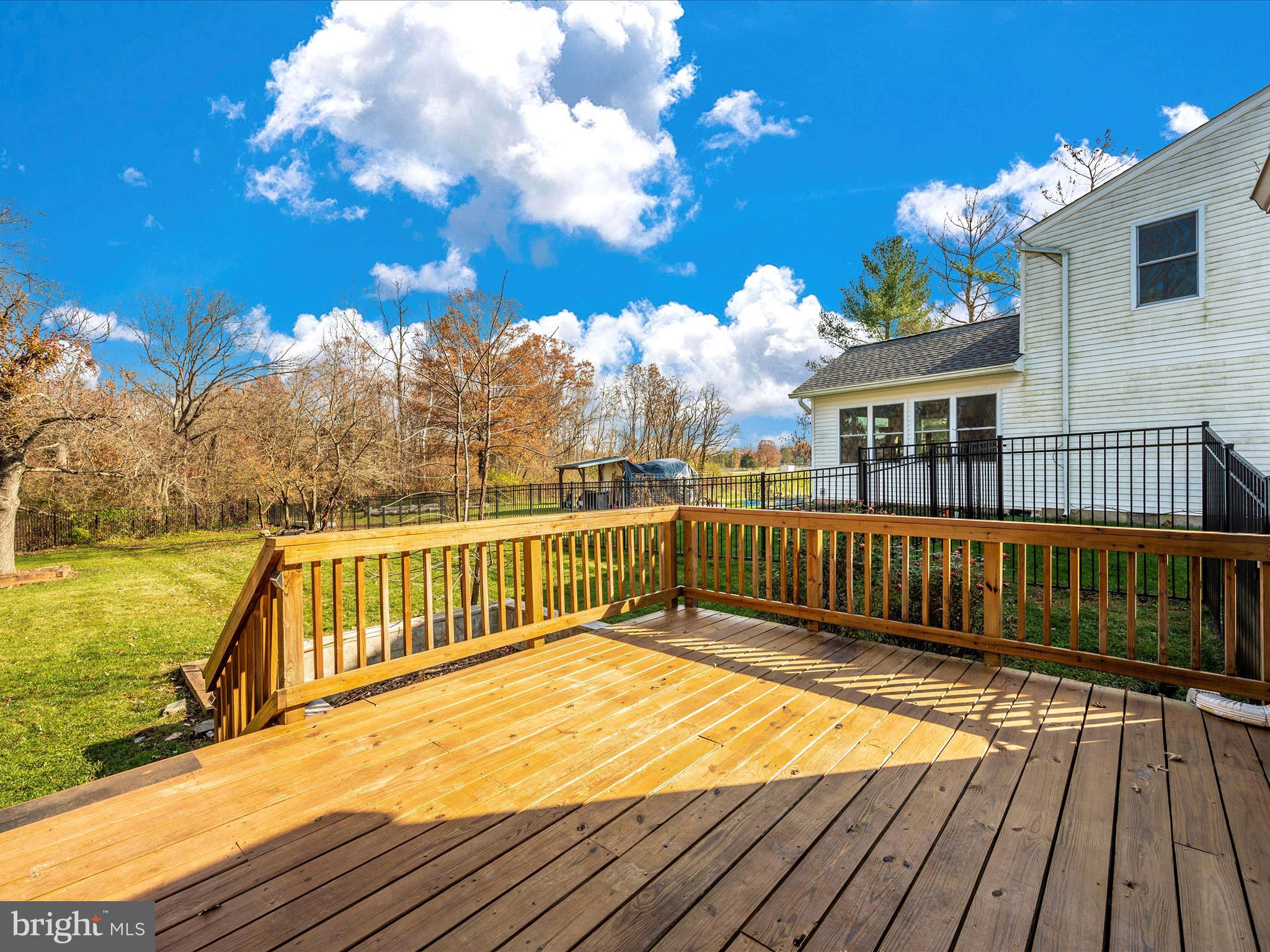 POOLESVILLE - Residential