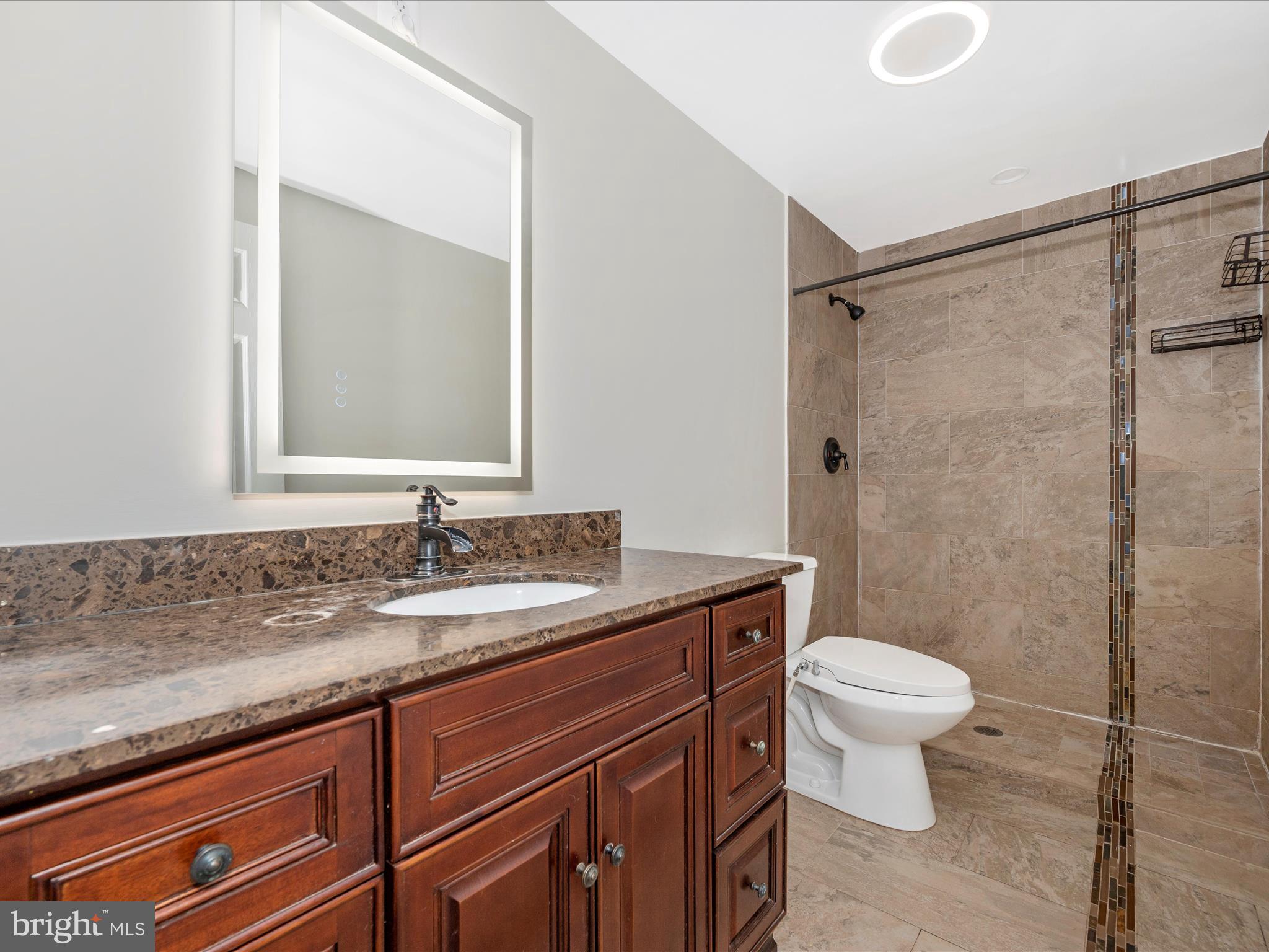 POOLESVILLE - Residential