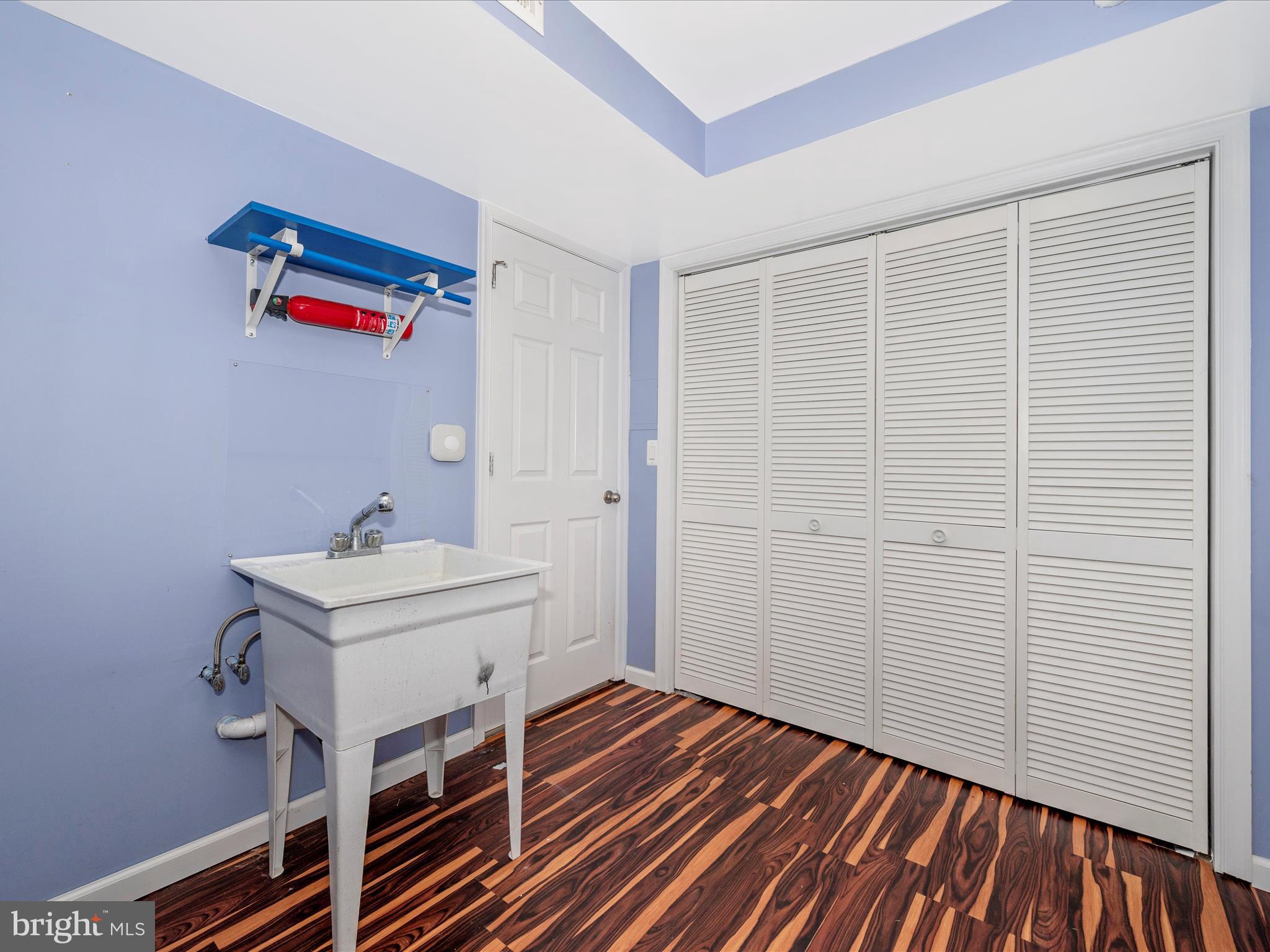 POOLESVILLE - Residential