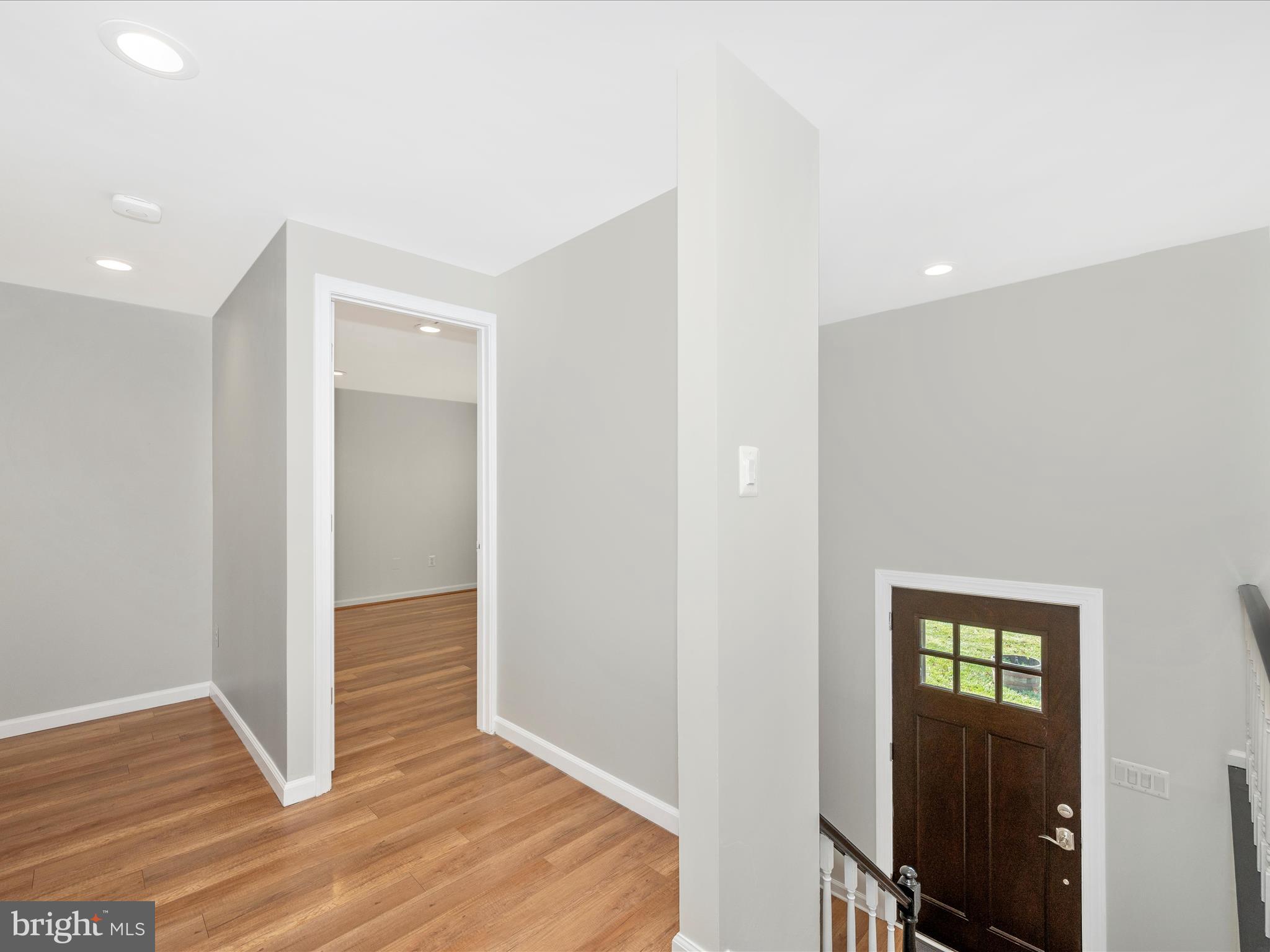 POOLESVILLE - Residential