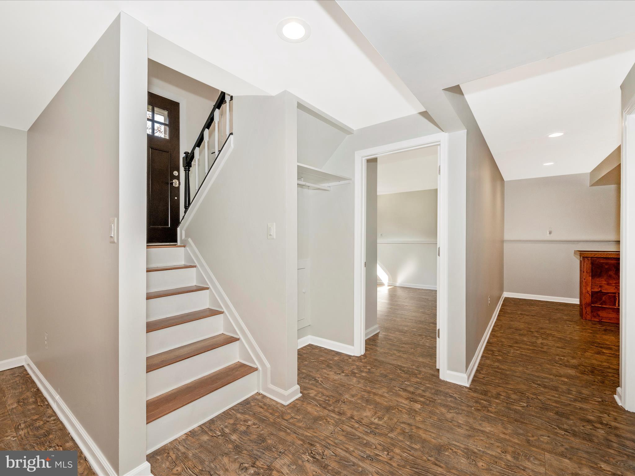 POOLESVILLE - Residential