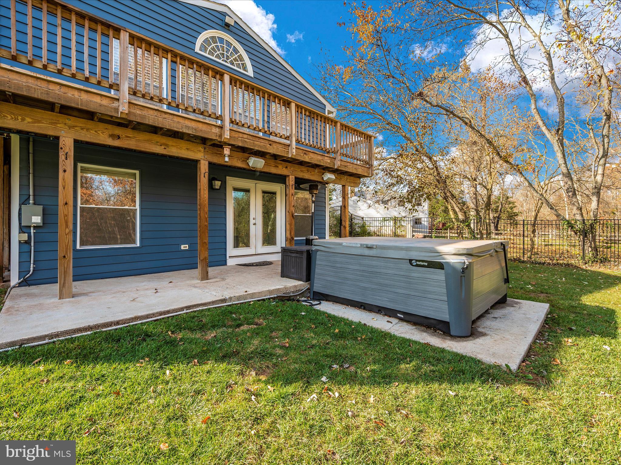 POOLESVILLE - Residential