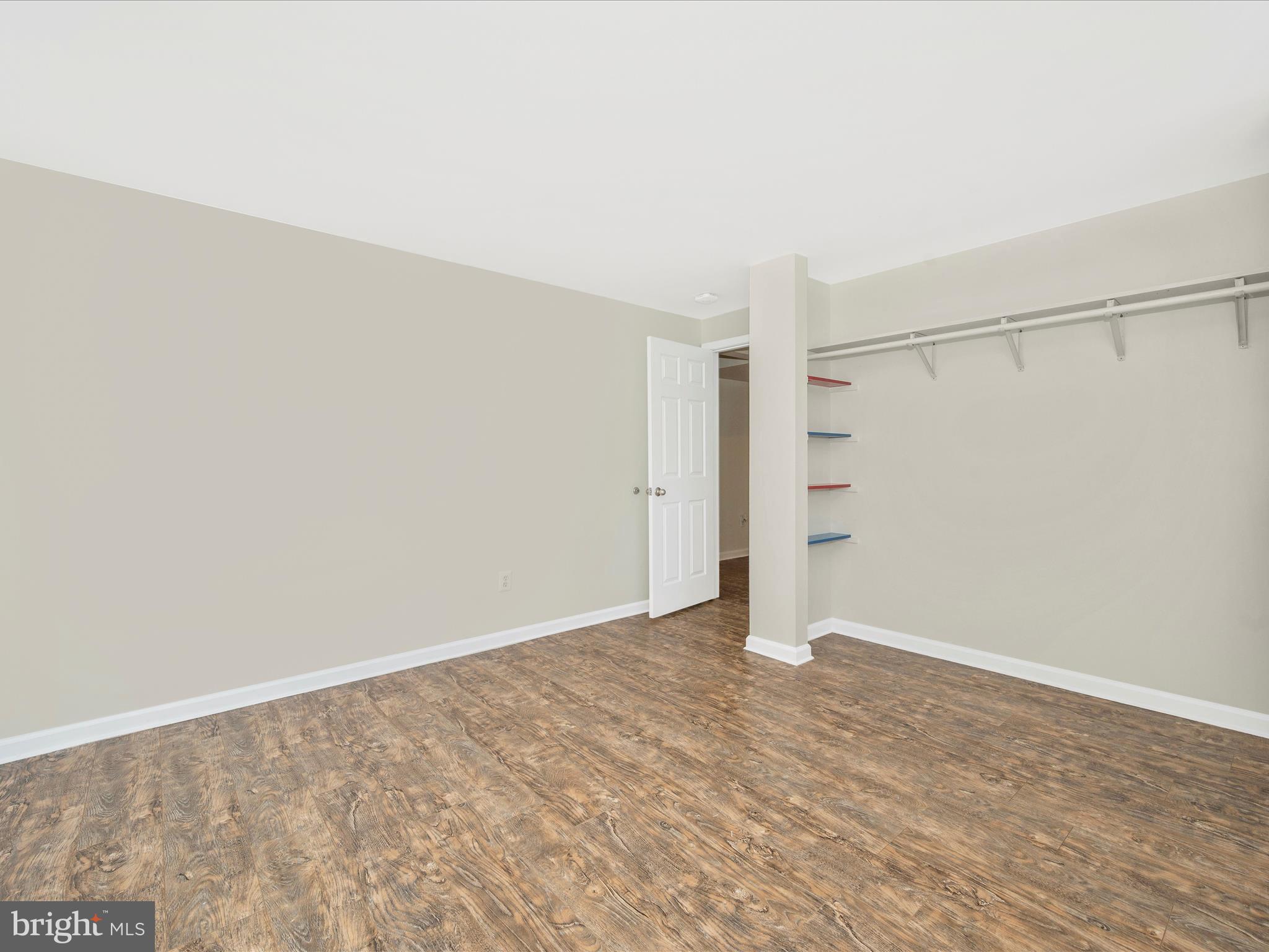 POOLESVILLE - Residential