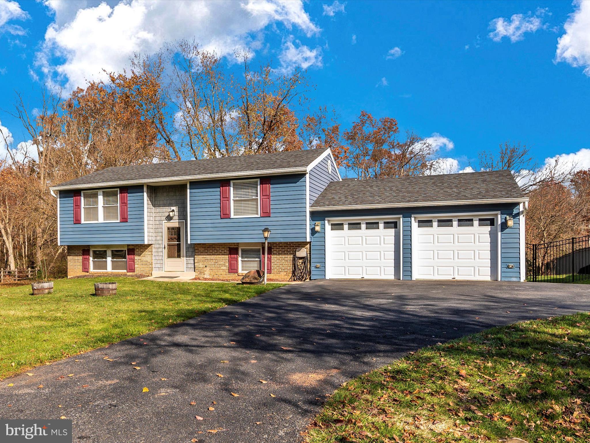 POOLESVILLE - Residential