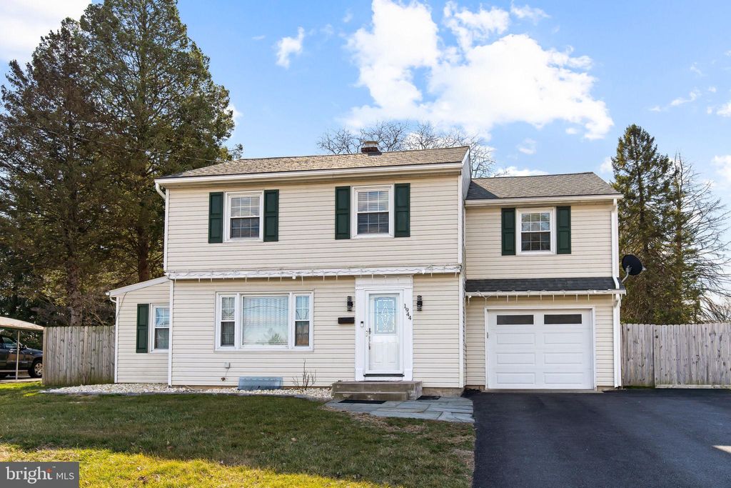 Photo of 1944 HEMLOCK RD, LANCASTER, PA 17603 (MLS # PALA2031150)