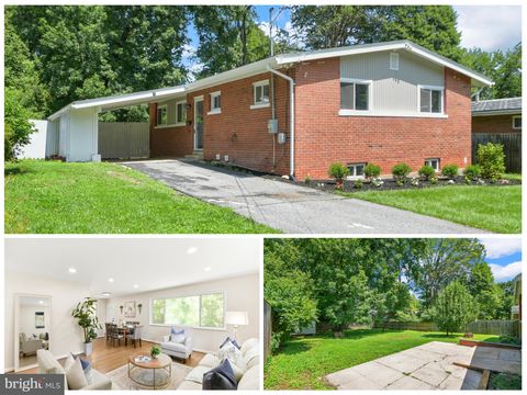 Photo of 12010 Galena Road, ROCKVILLE, MD 20852 (MLS # MDMC2205014)