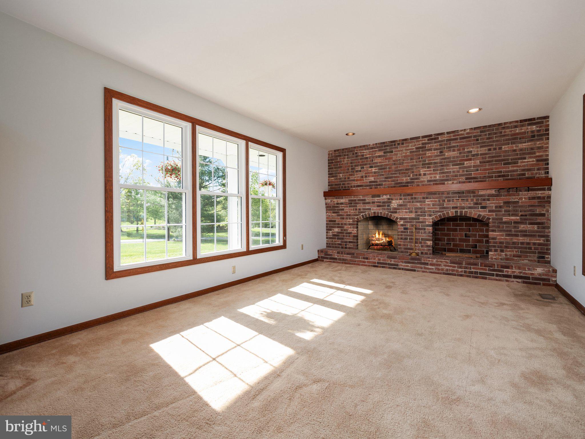 HILLCREST HUNT - Residential