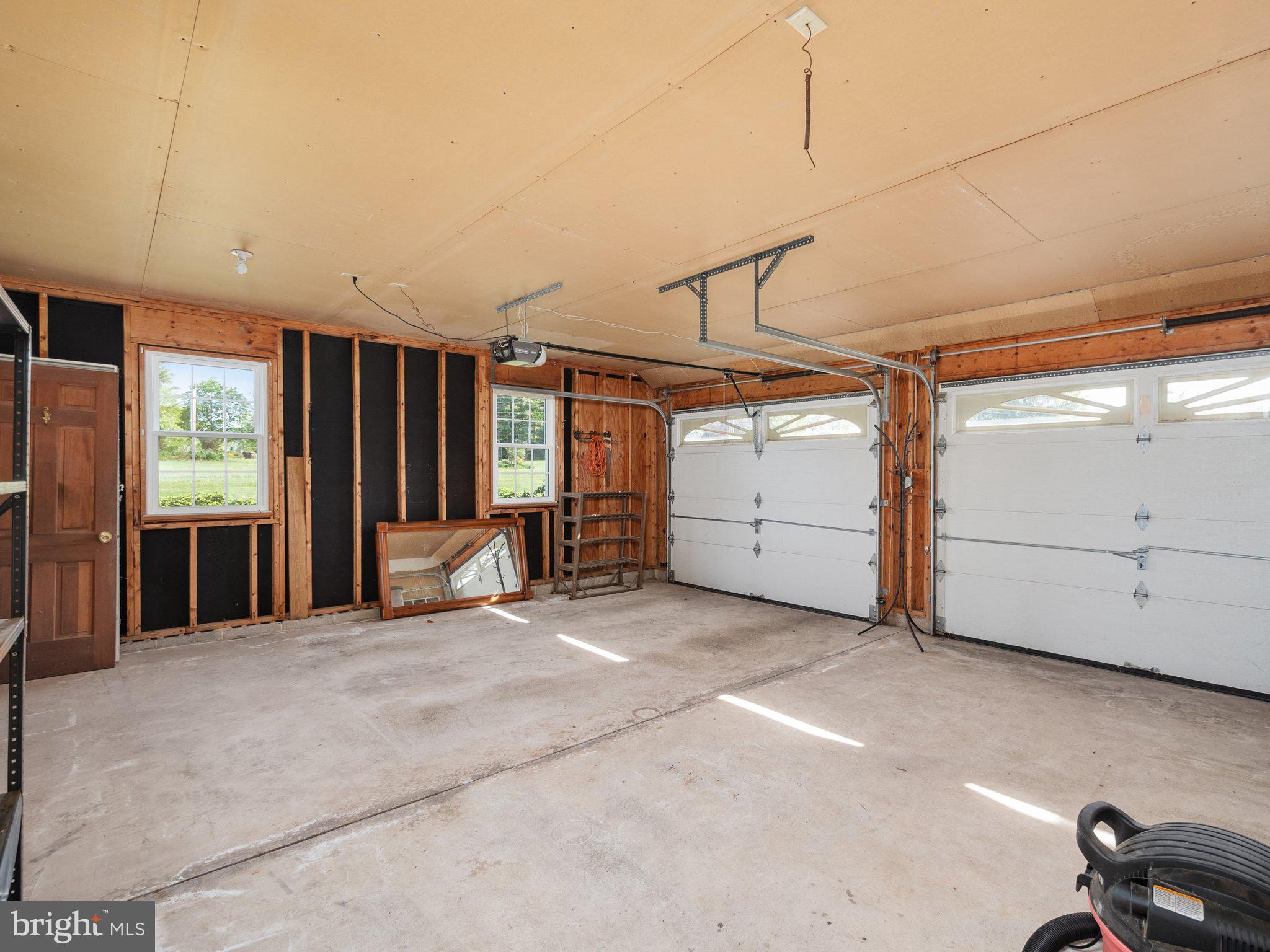 HILLCREST HUNT - Residential