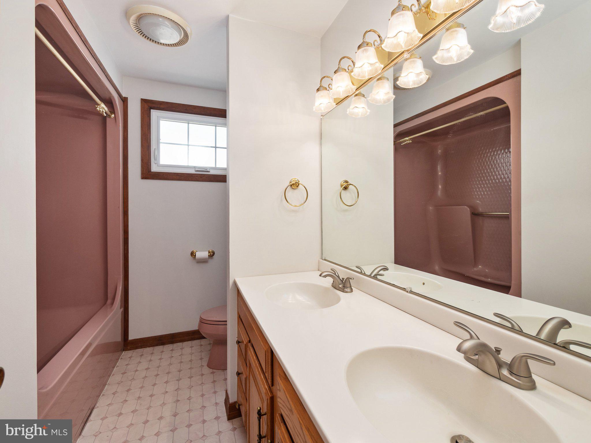 HILLCREST HUNT - Residential