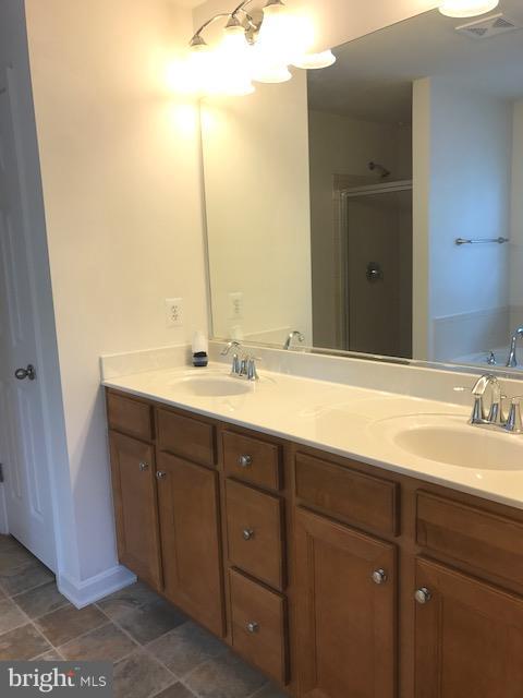 GARRISON WOODS - Residential Lease