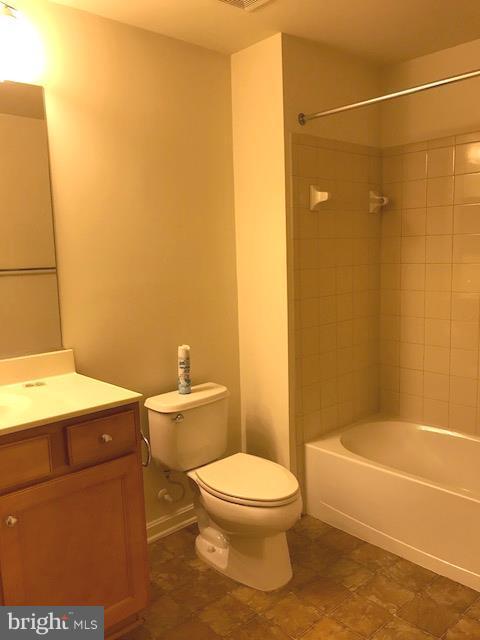 GARRISON WOODS - Residential Lease