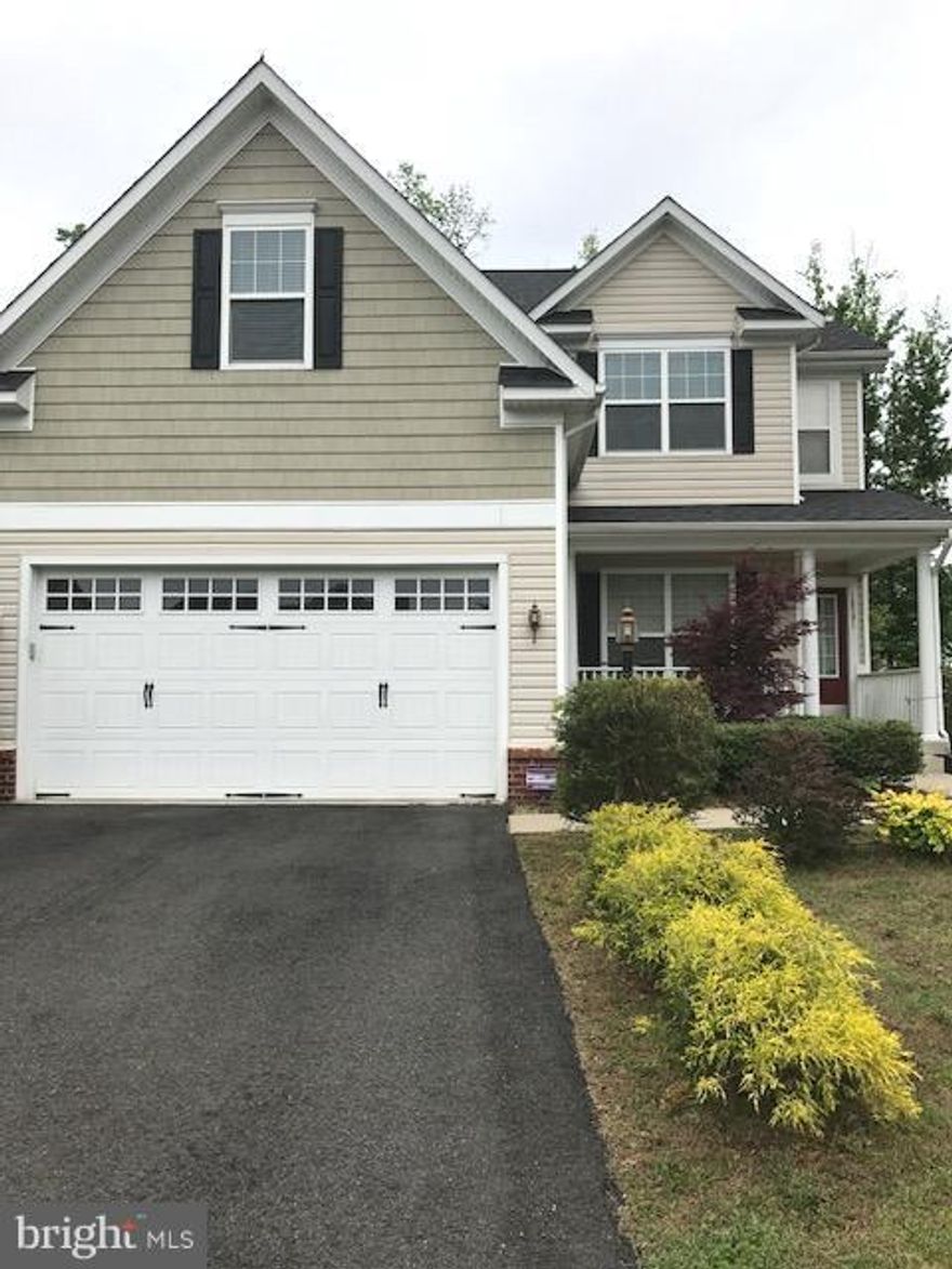 GREAT HOUSE 2 MINUTES FROM QUANTICO GATE!!!  END OF CUL-DE-SAC, FRONT PORCH, NEW CARPET THROUGHOUT, NEUTRAL PAINT, GOURMET KITCHEN, SS APPLIANCES,SPACIOUS BREAKFAST ROOM, 5TH BEDROOM ON MAIN LEVEL,TIERED DECK, DECK FURNITURE CONVEYS AS IS, 4 BEDROOMS AND A BONUS ROOM UPSTAIRS, UPPER LEVEL LAUNDDRY,FINSISHED WALK UP BASEMENT, LAWN CARE INCLUDED IN RENT!  CLOSE TO EVERYTHING! SCHEDULE TODAY!!