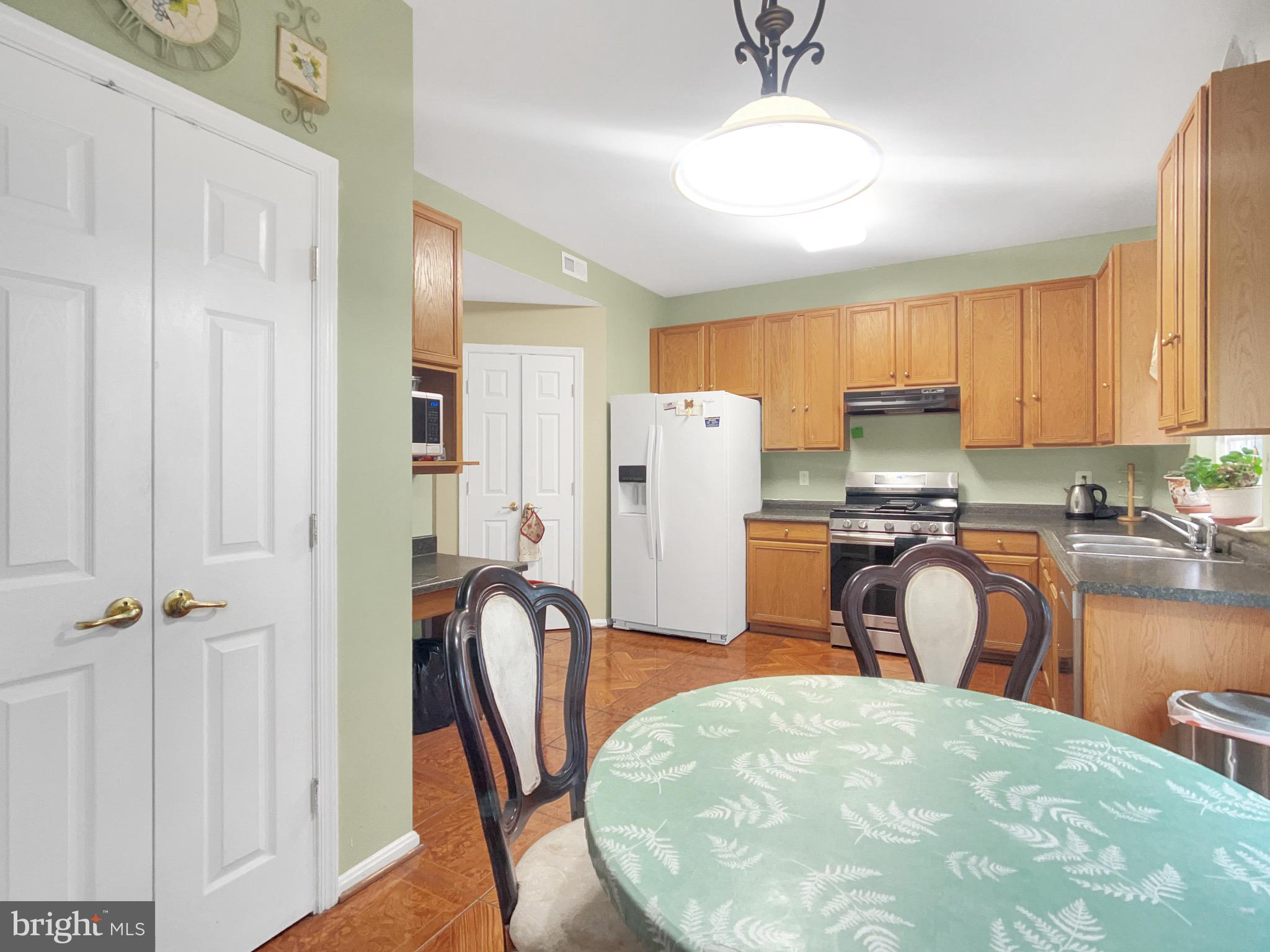 CHESTNUT HILLS - Residential