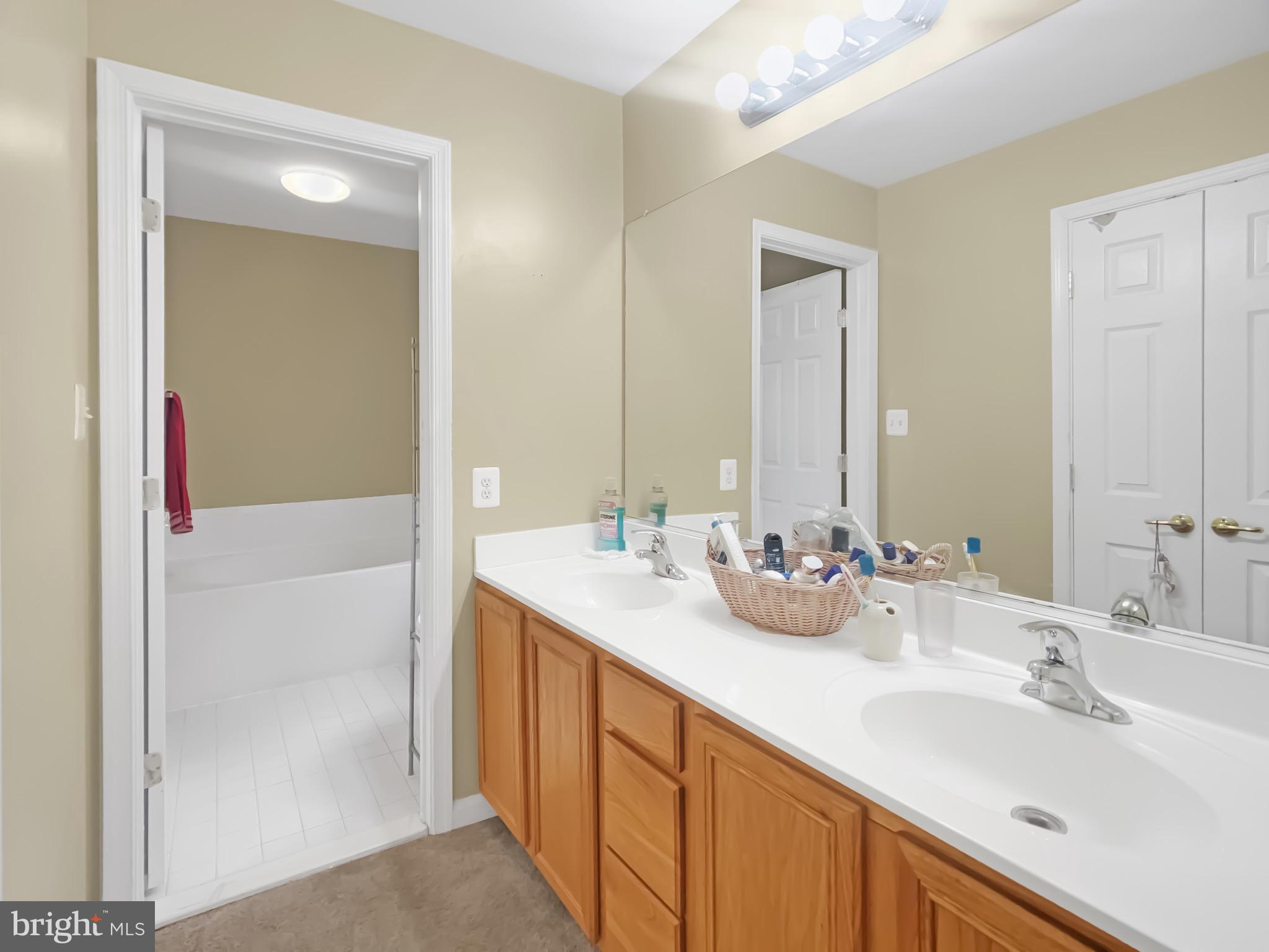 CHESTNUT HILLS - Residential