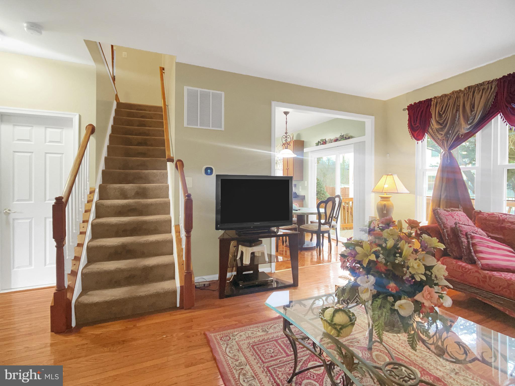 CHESTNUT HILLS - Residential