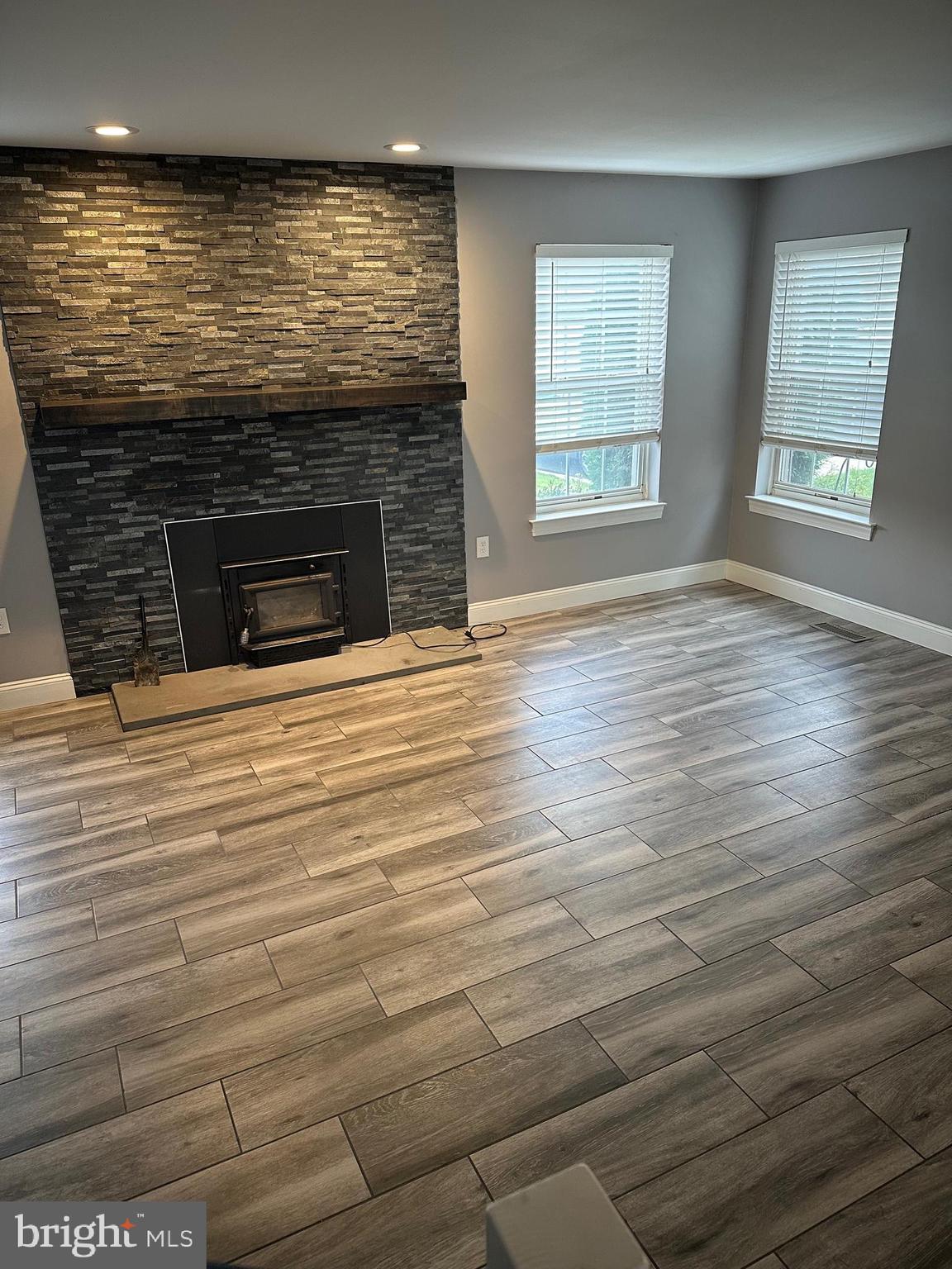 MEWS AT VALLEY FOR - Residential