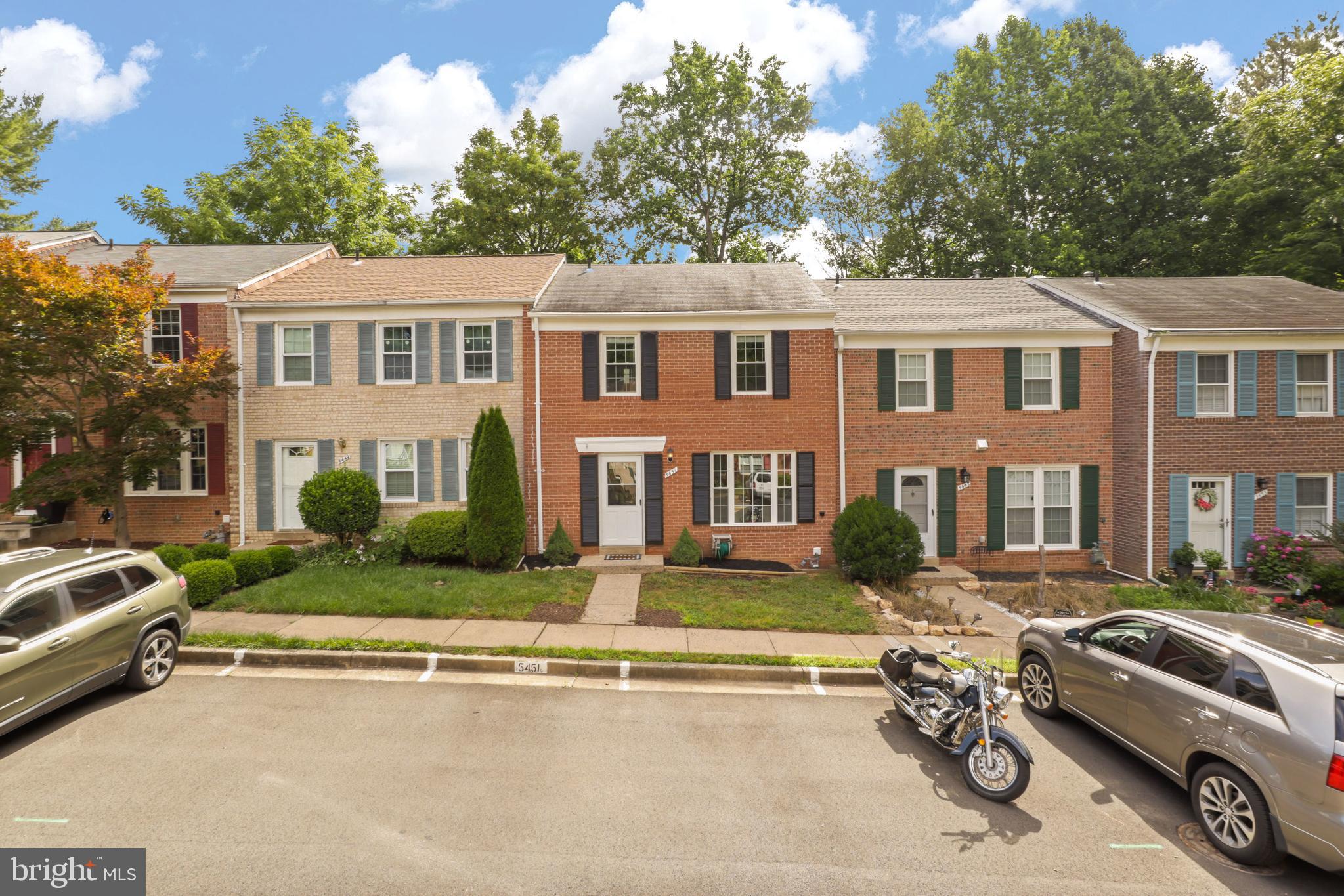 DANBURY FOREST - Residential Lease