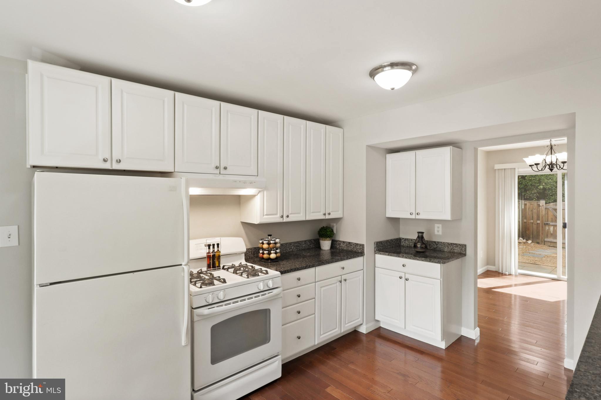 DANBURY FOREST - Residential Lease