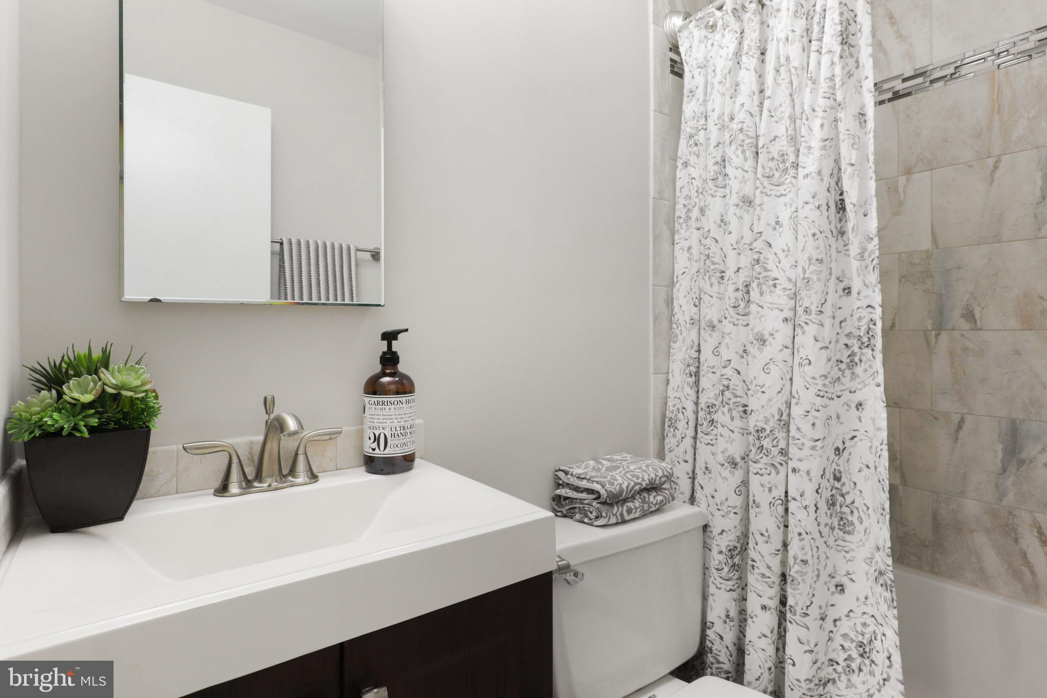 DANBURY FOREST - Residential Lease