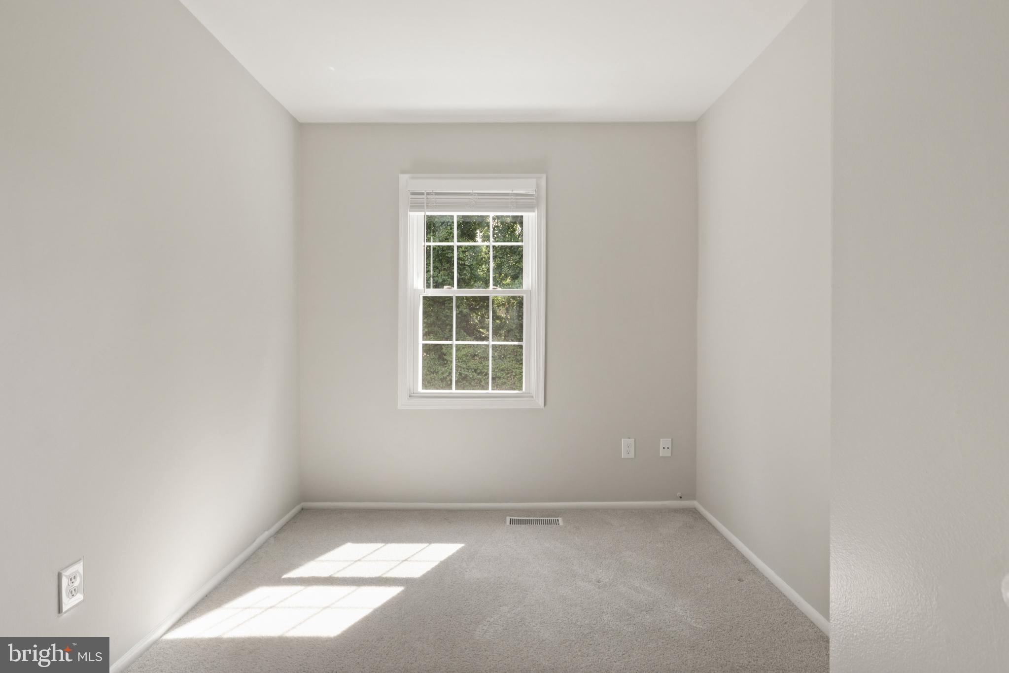 DANBURY FOREST - Residential Lease