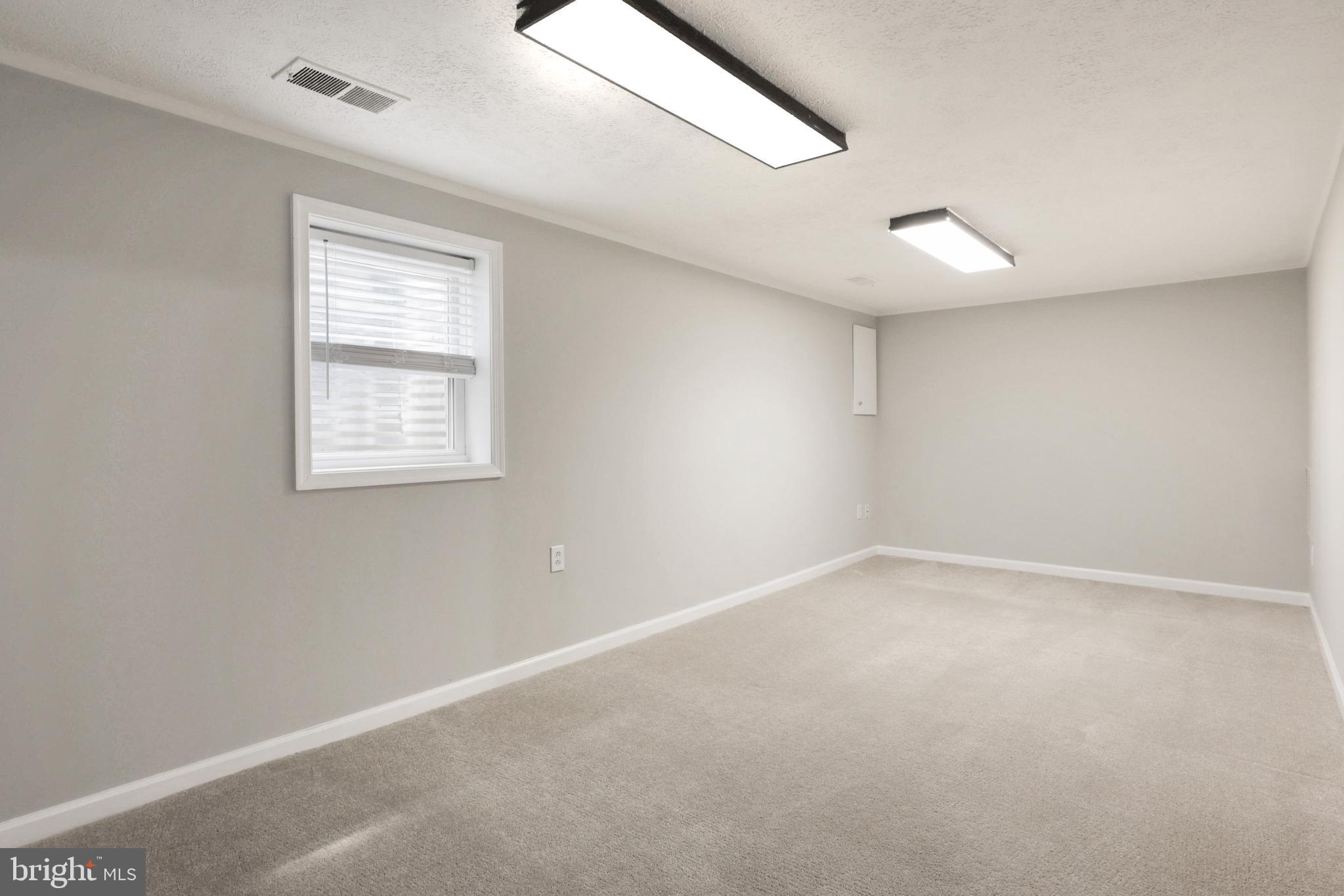 DANBURY FOREST - Residential Lease