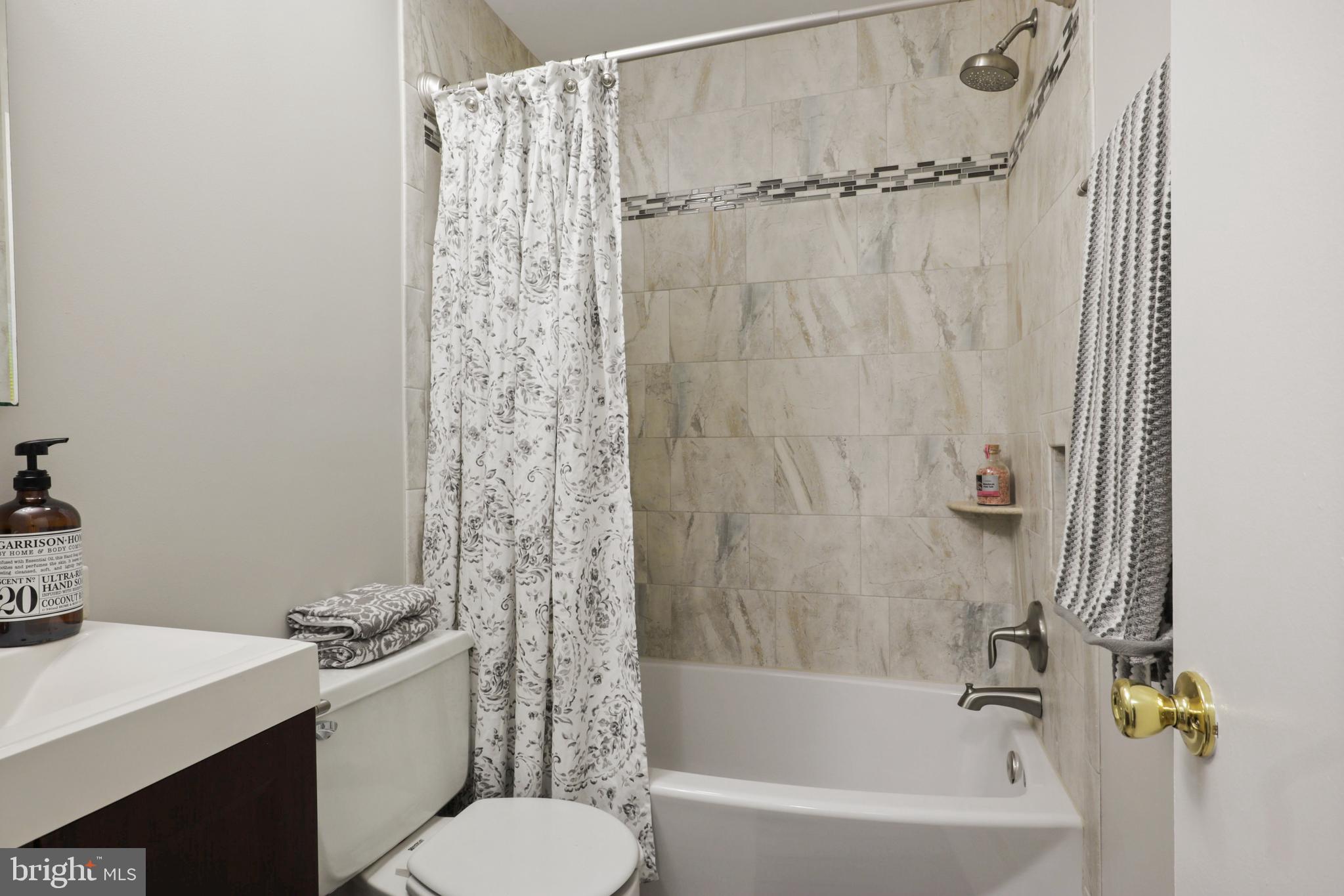 DANBURY FOREST - Residential Lease