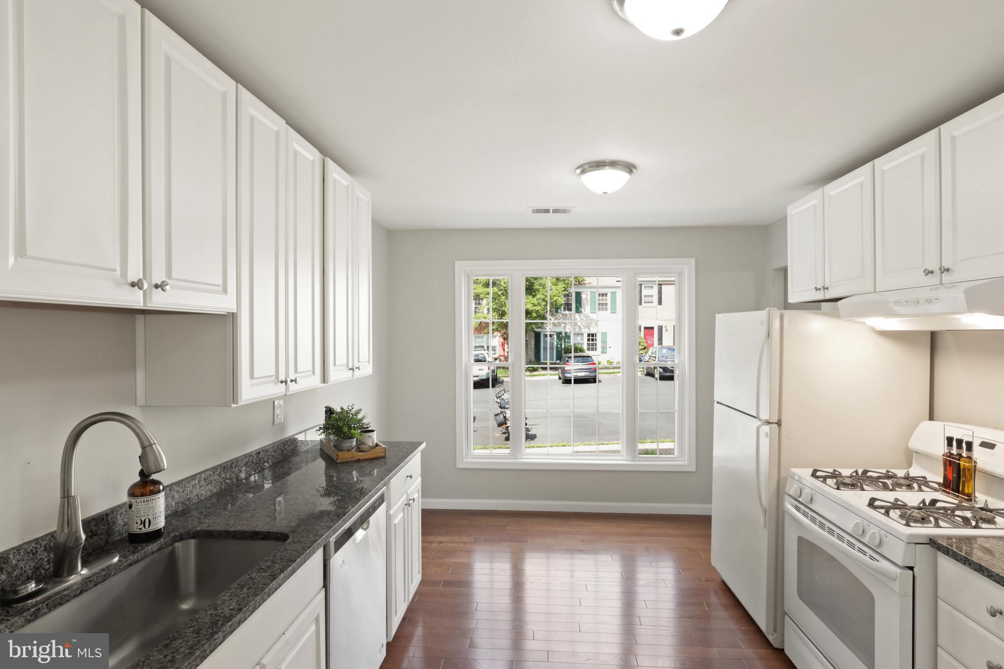 DANBURY FOREST - Residential Lease