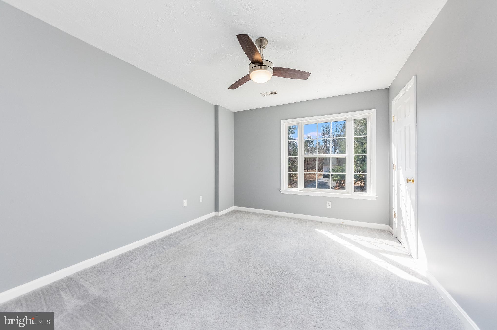 SIX LAKES WEST - Residential