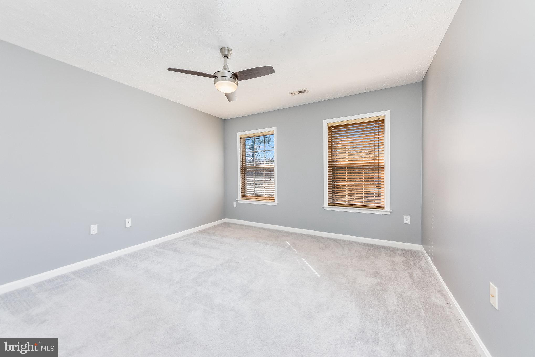 SIX LAKES WEST - Residential