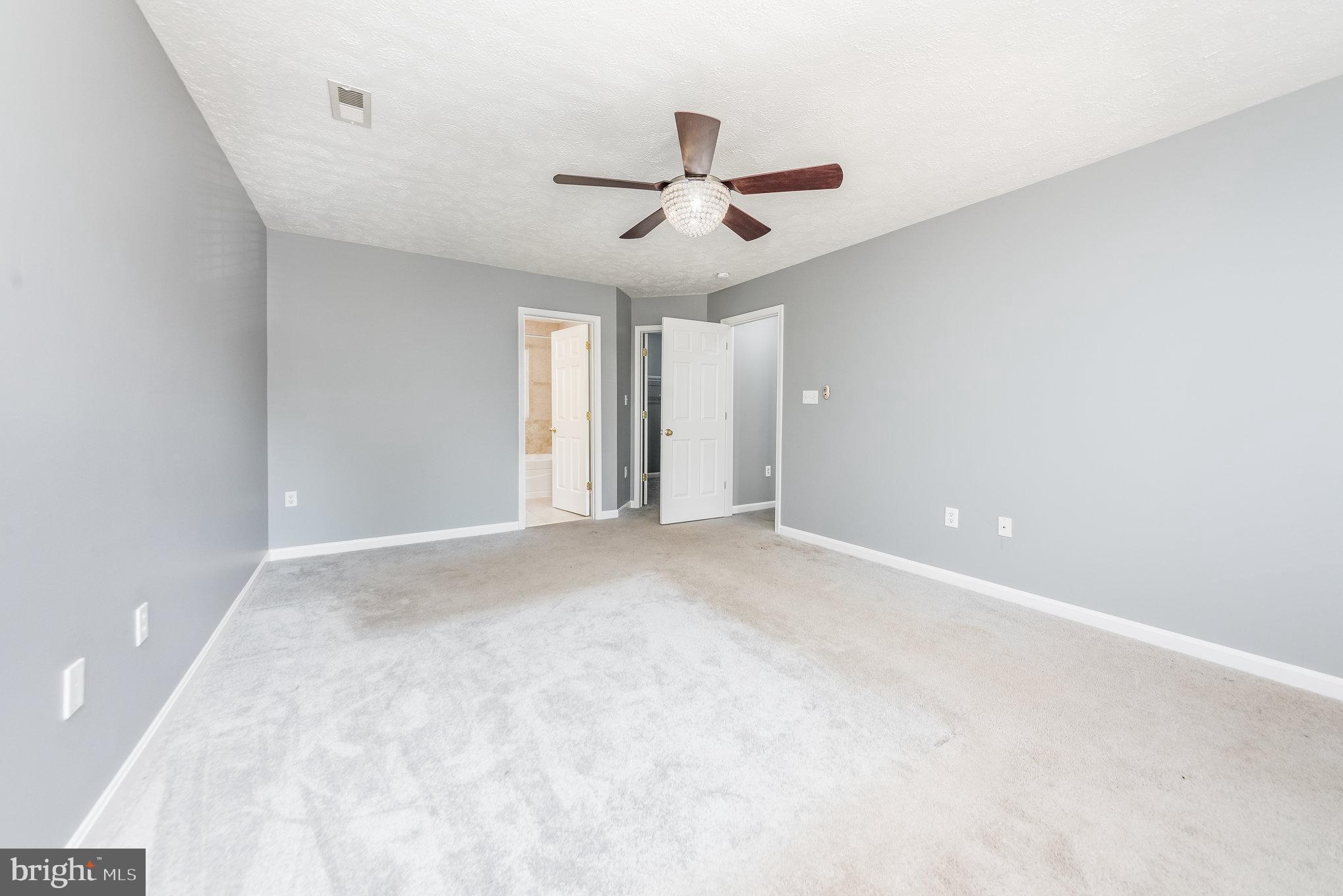 SIX LAKES WEST - Residential