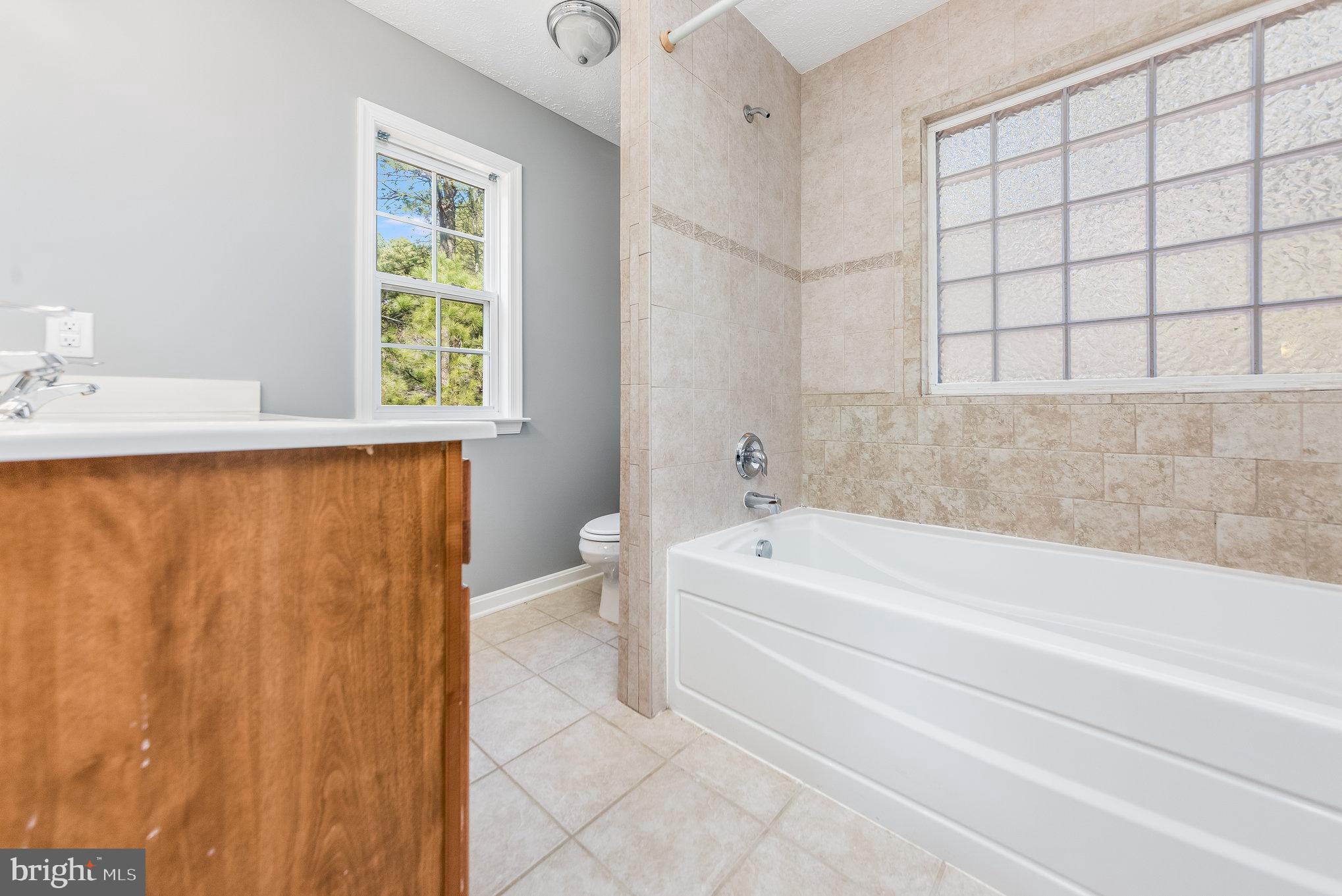 SIX LAKES WEST - Residential