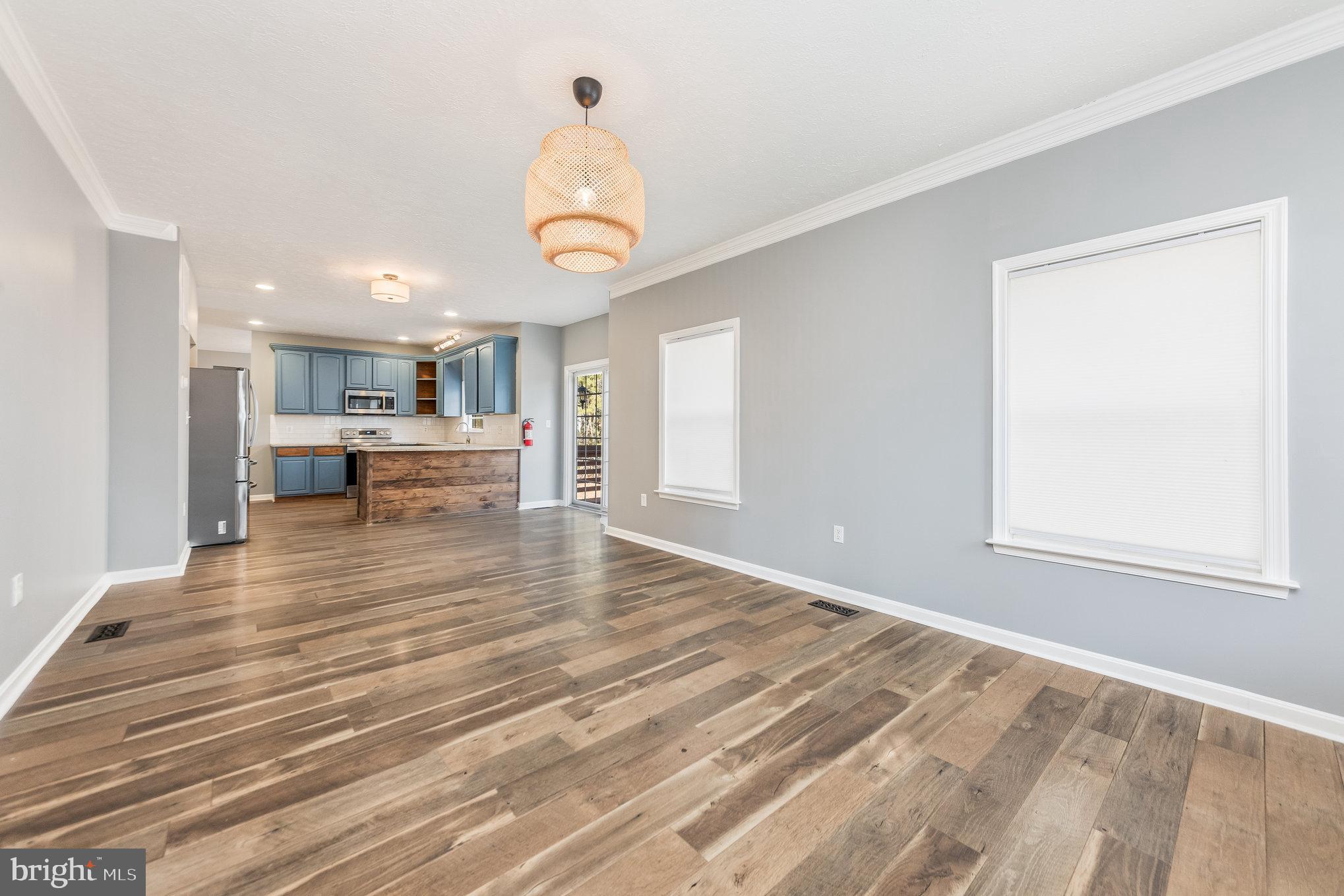 SIX LAKES WEST - Residential