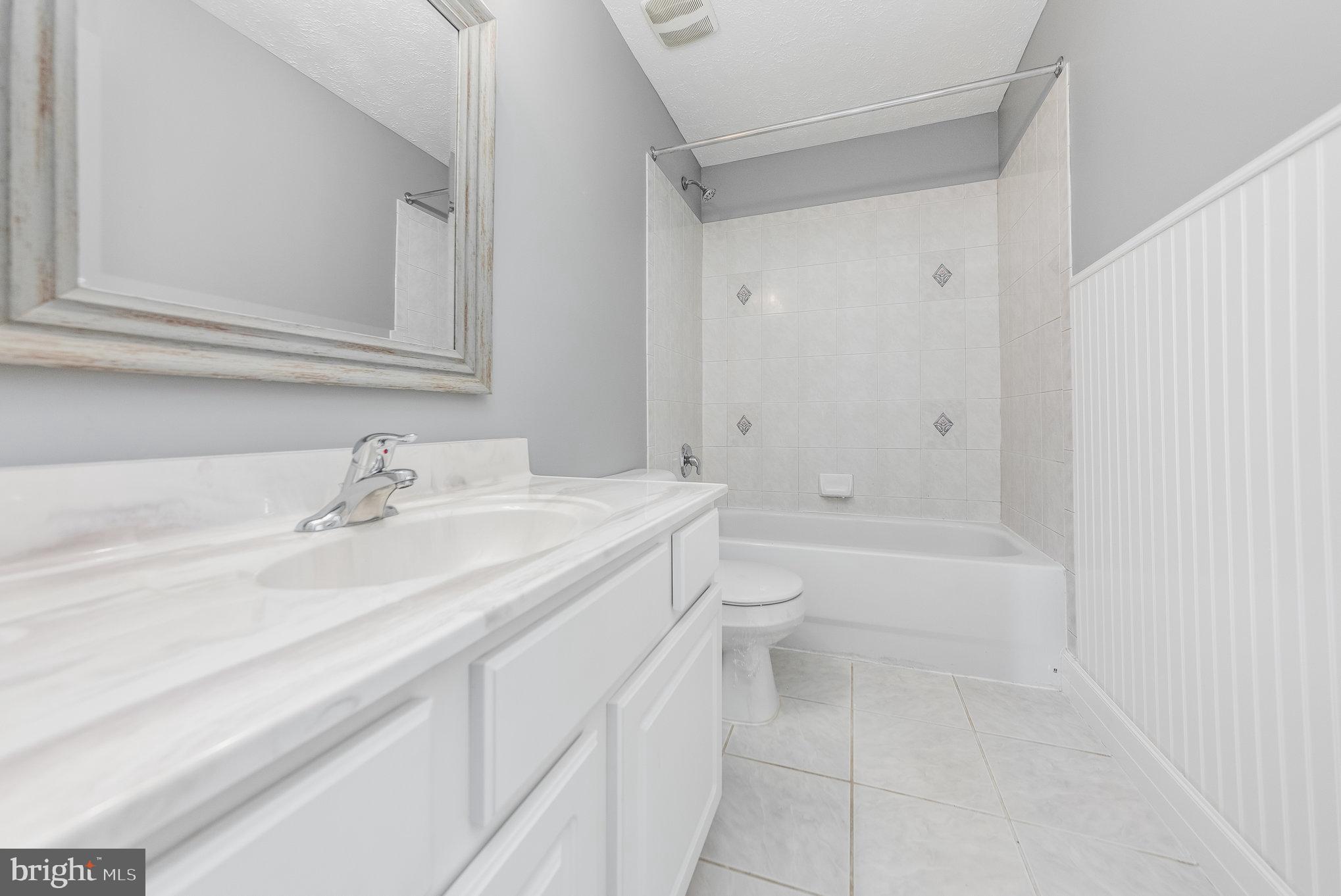 SIX LAKES WEST - Residential