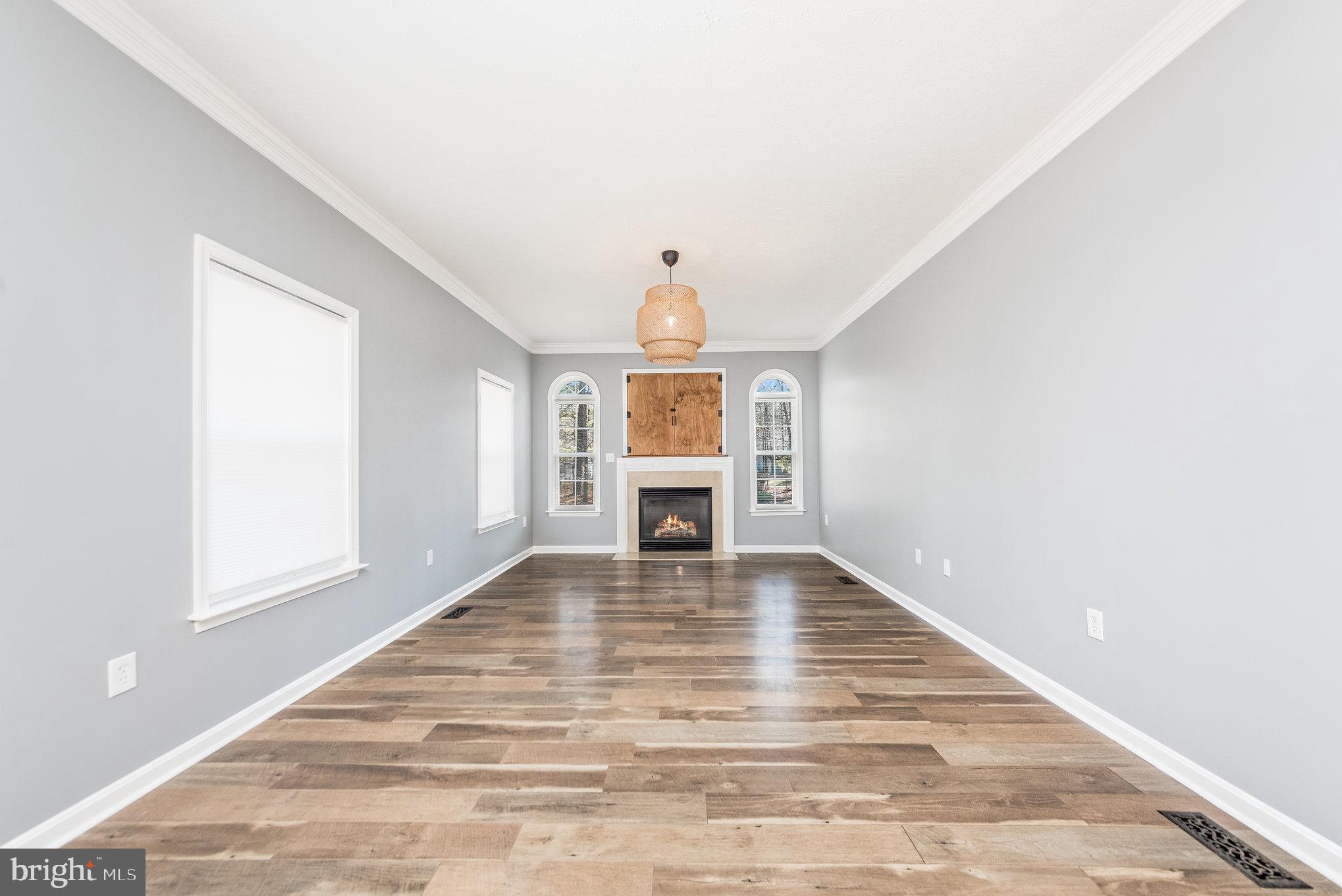 SIX LAKES WEST - Residential