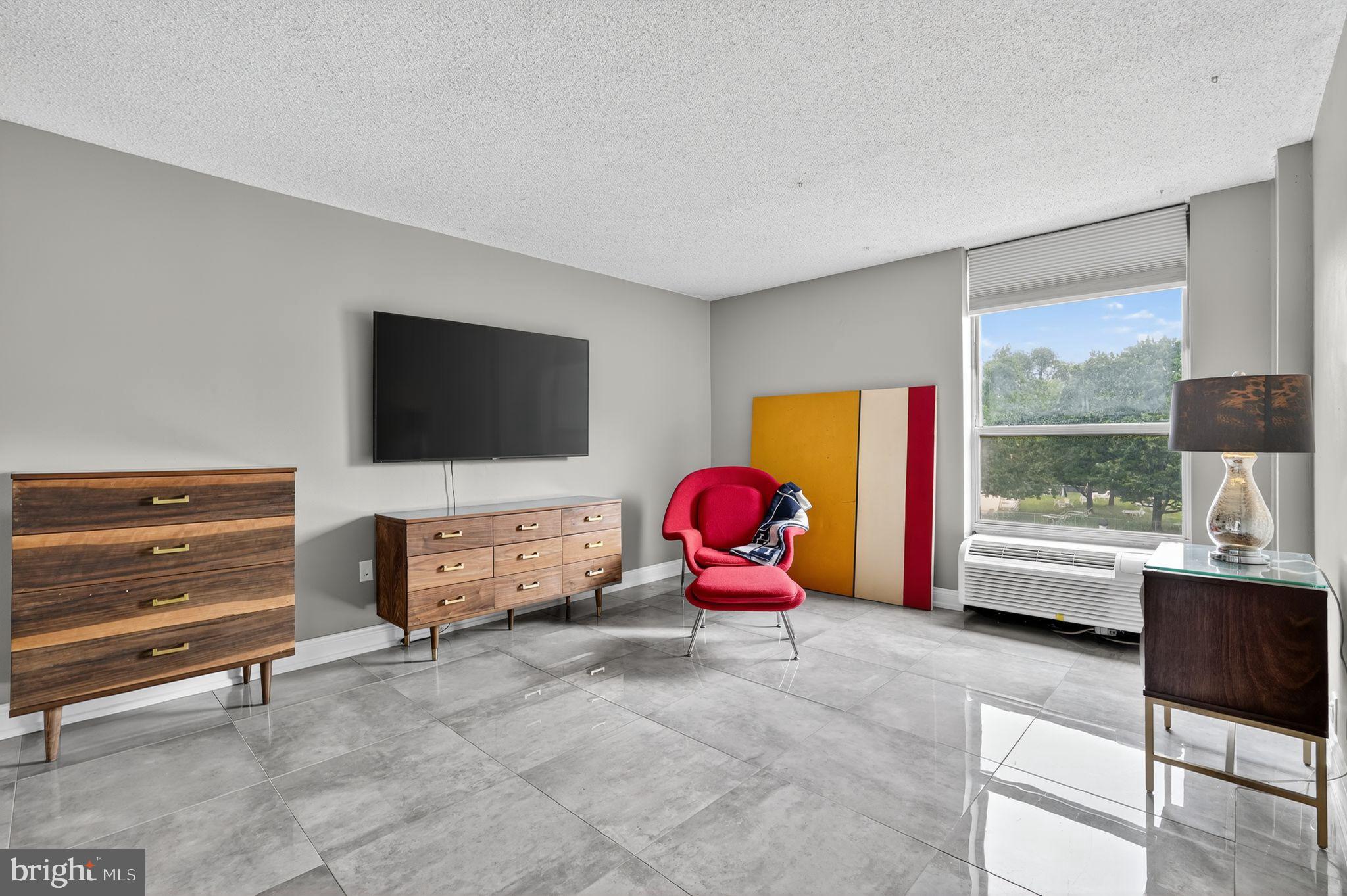 PLYMOUTH HILL - Residential