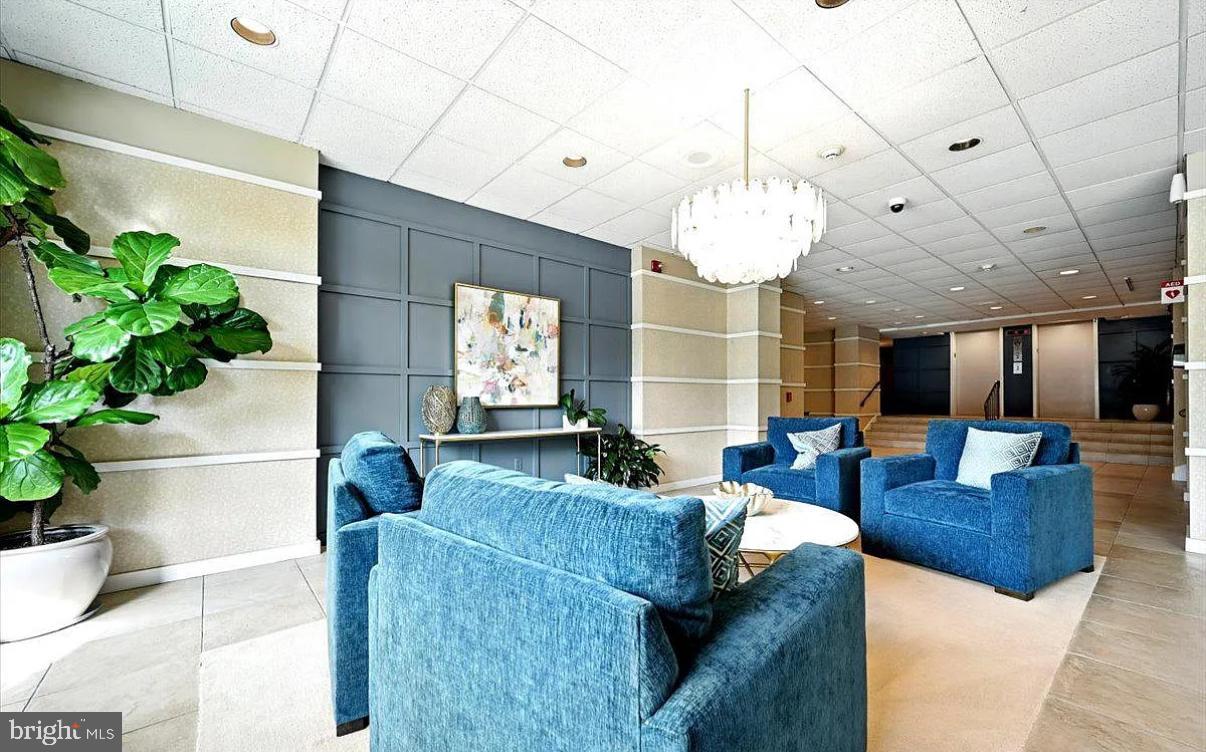 PLYMOUTH HILL - Residential